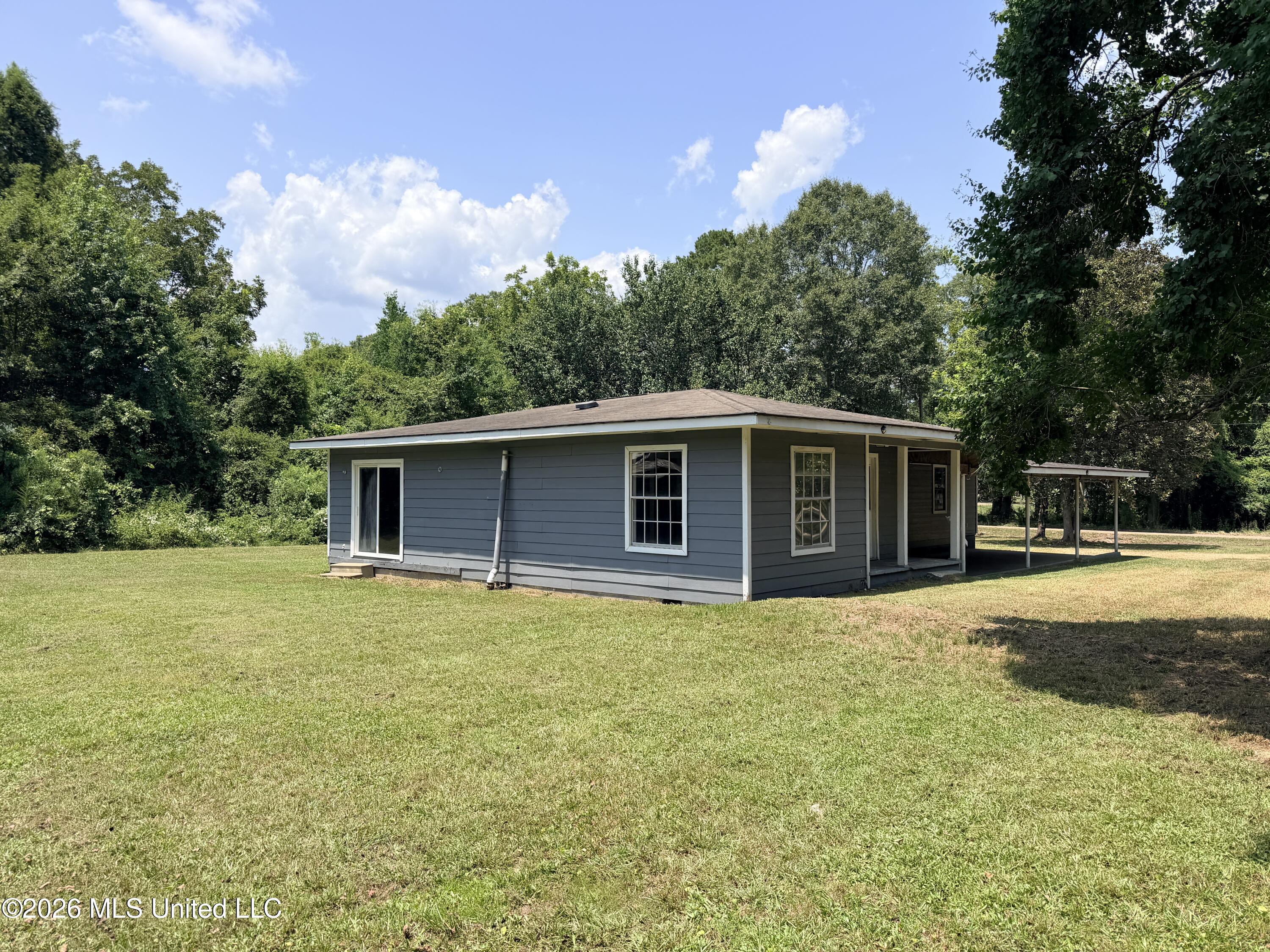 809 W Camp Avenue Property Photo 7