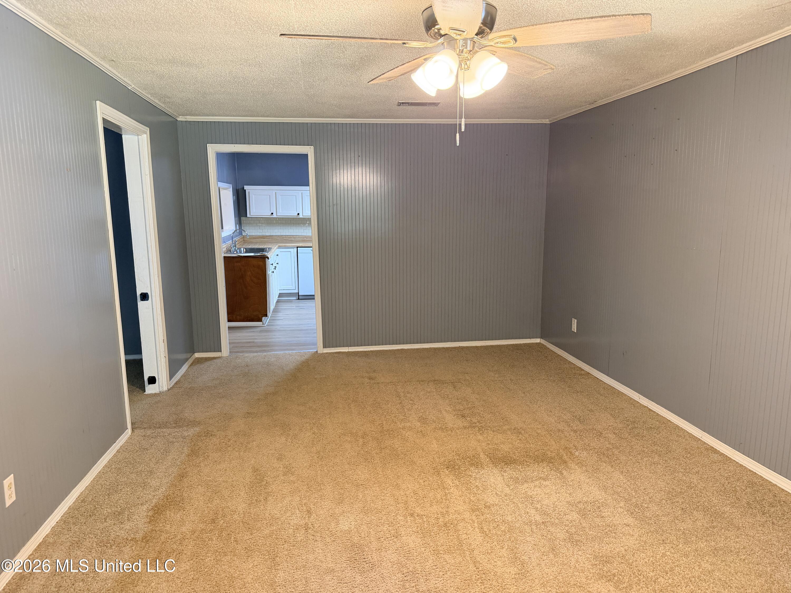 809 W Camp Avenue Property Photo 11