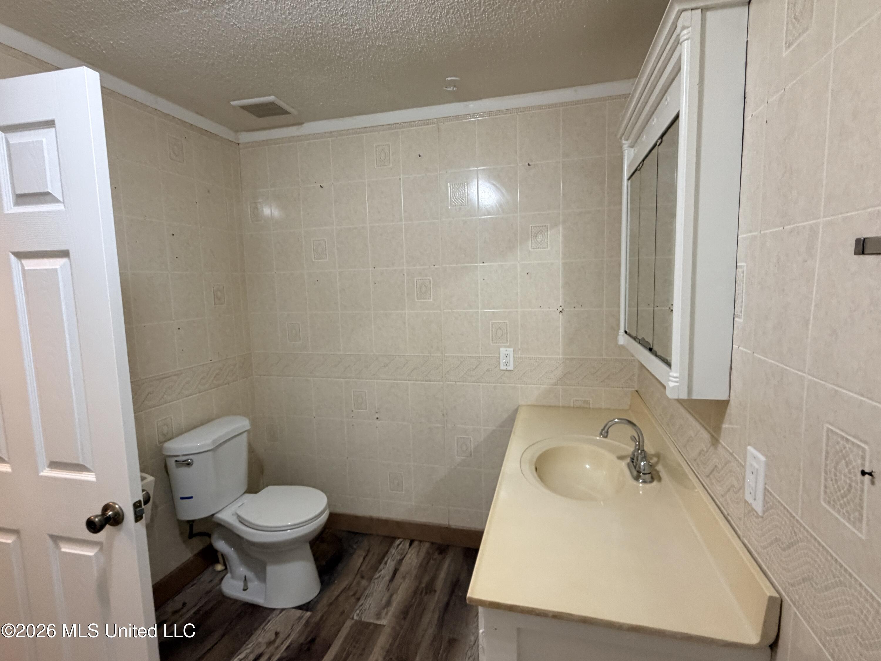 809 W Camp Avenue Property Photo 19
