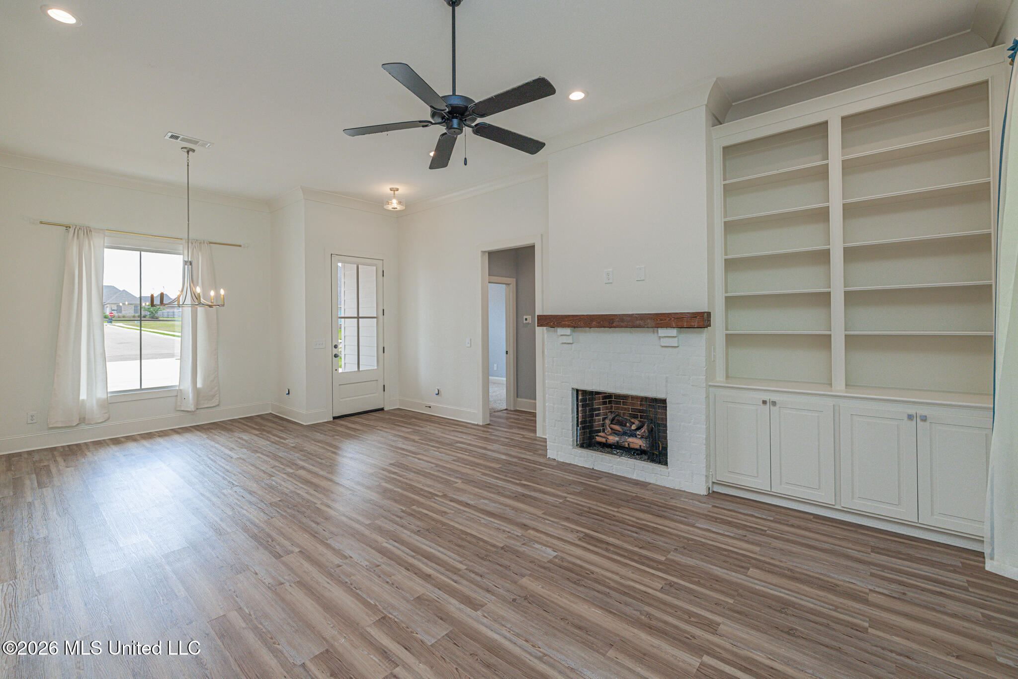 510 Crestmoor Drive Property Photo 4