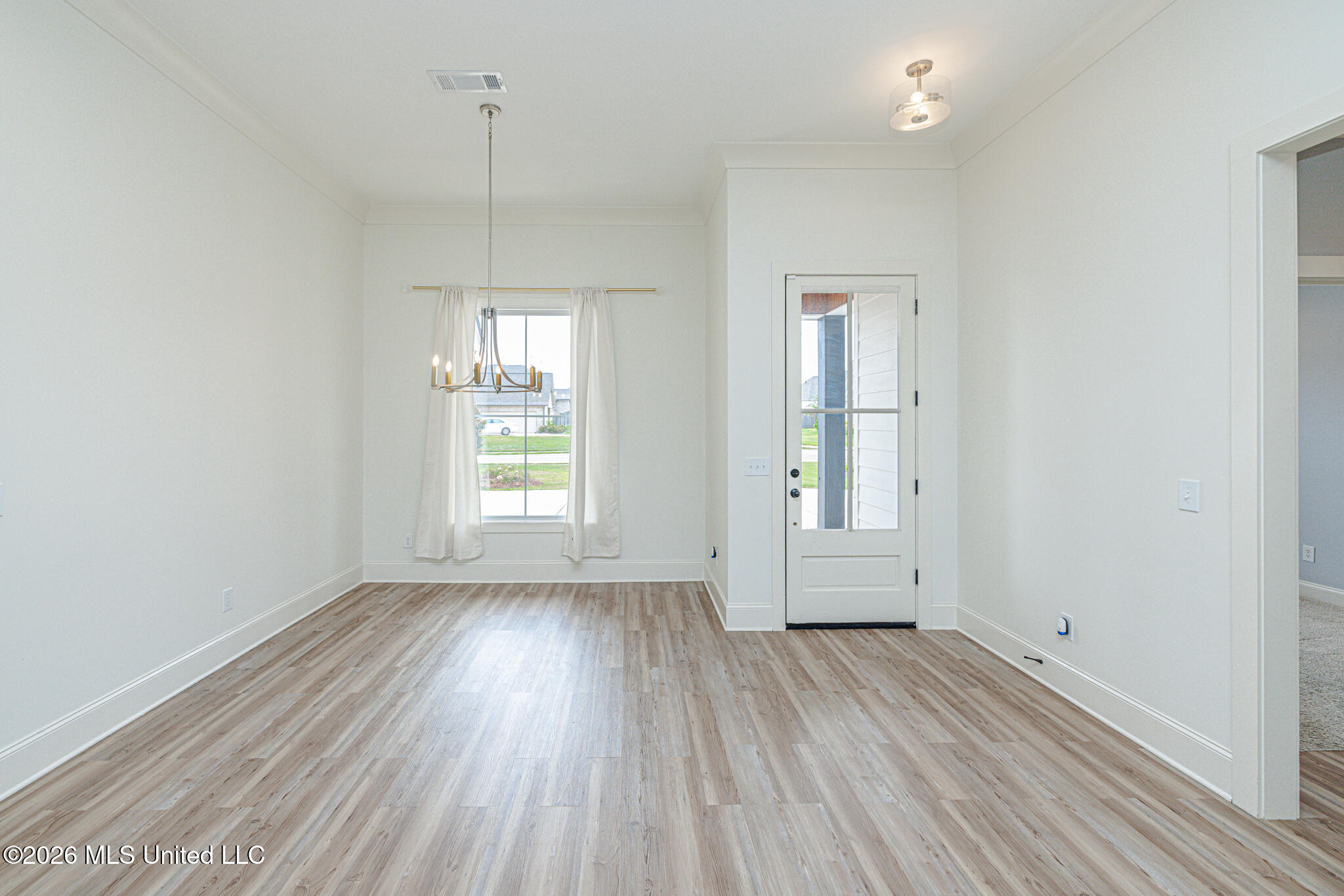 510 Crestmoor Drive Property Photo 5