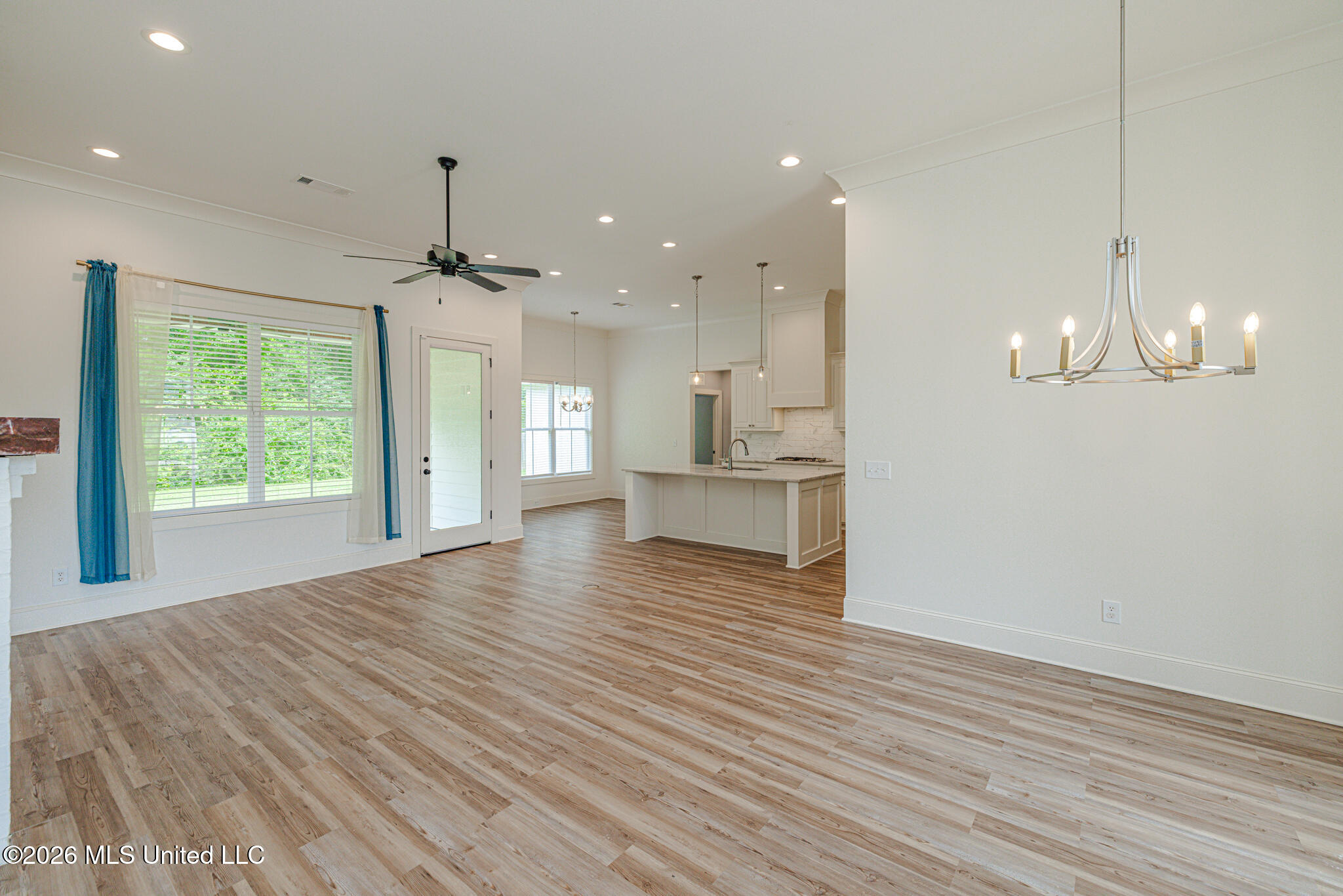 510 Crestmoor Drive Property Photo 6