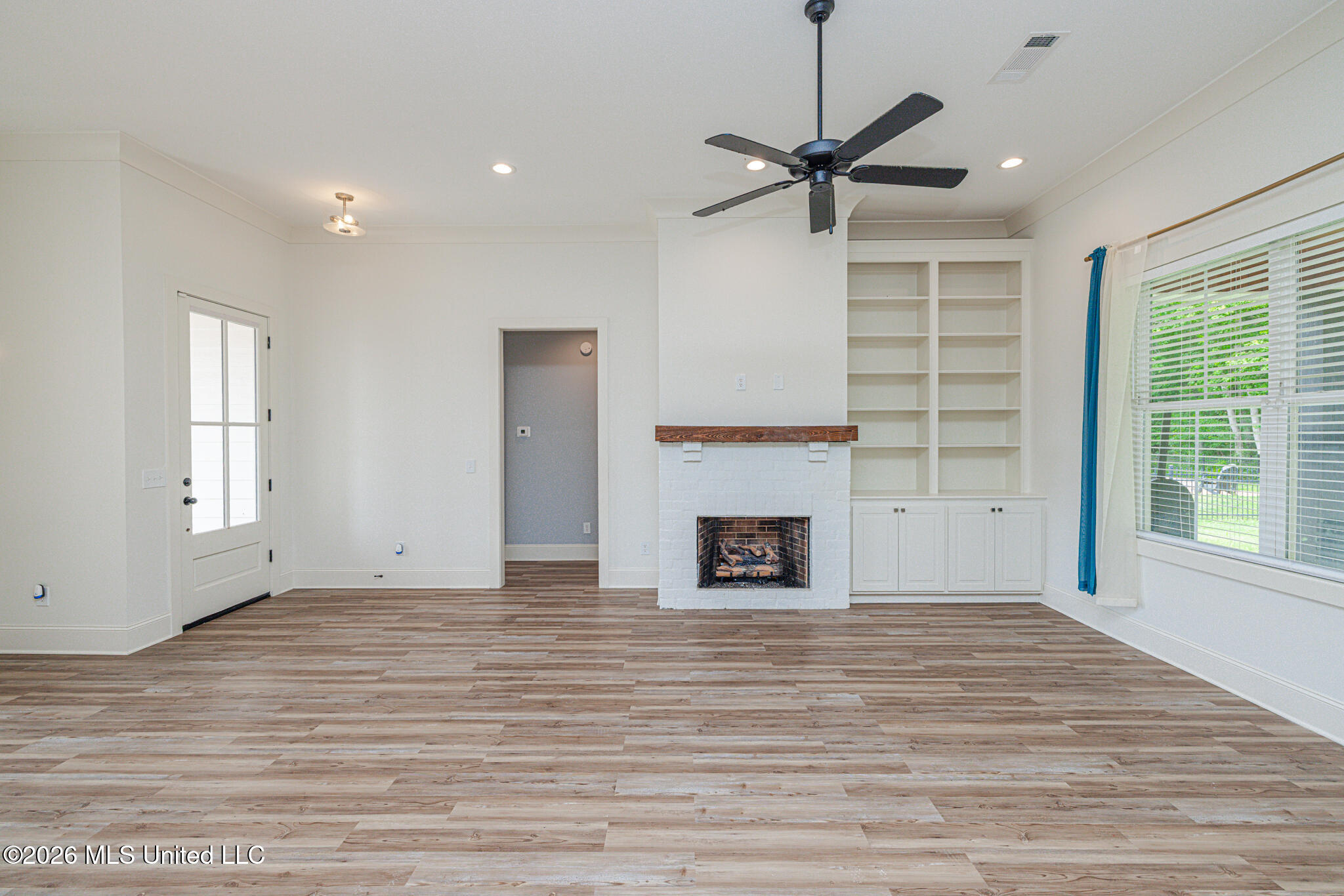 510 Crestmoor Drive Property Photo 7