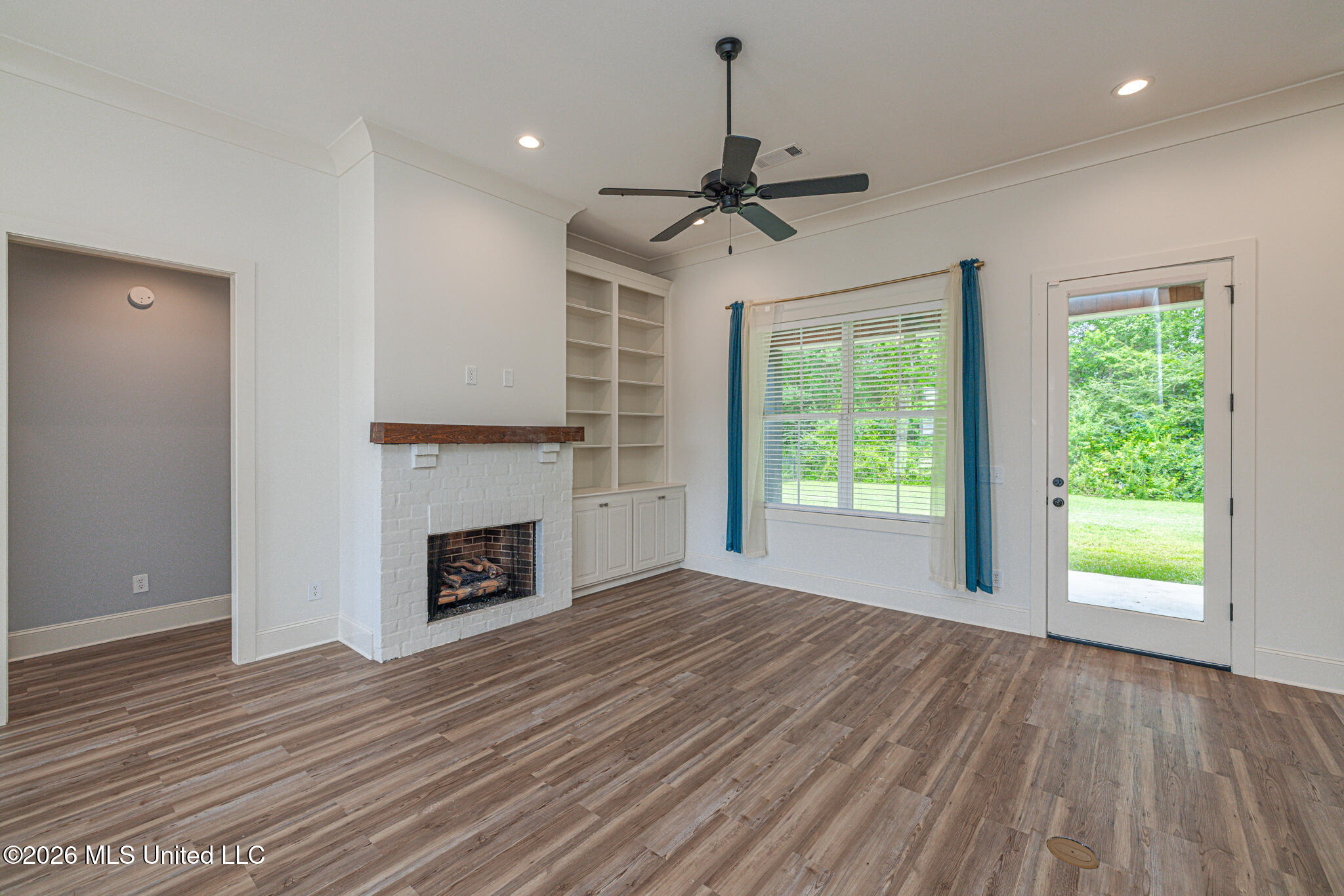 510 Crestmoor Drive Property Photo 8