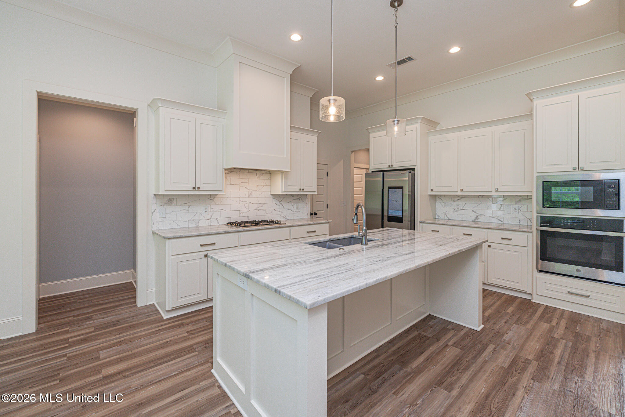 510 Crestmoor Drive Property Photo 10