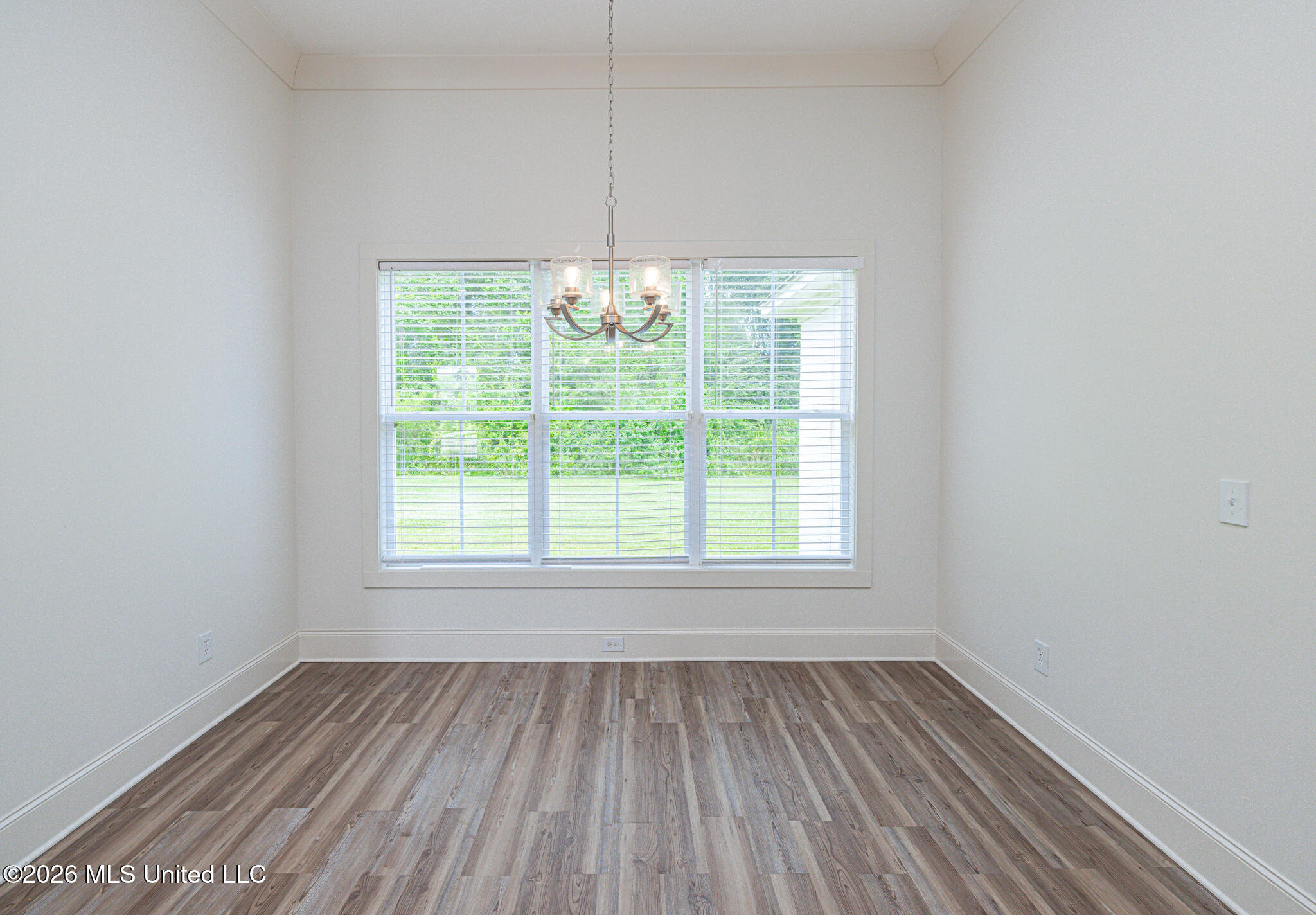 510 Crestmoor Drive Property Photo 11