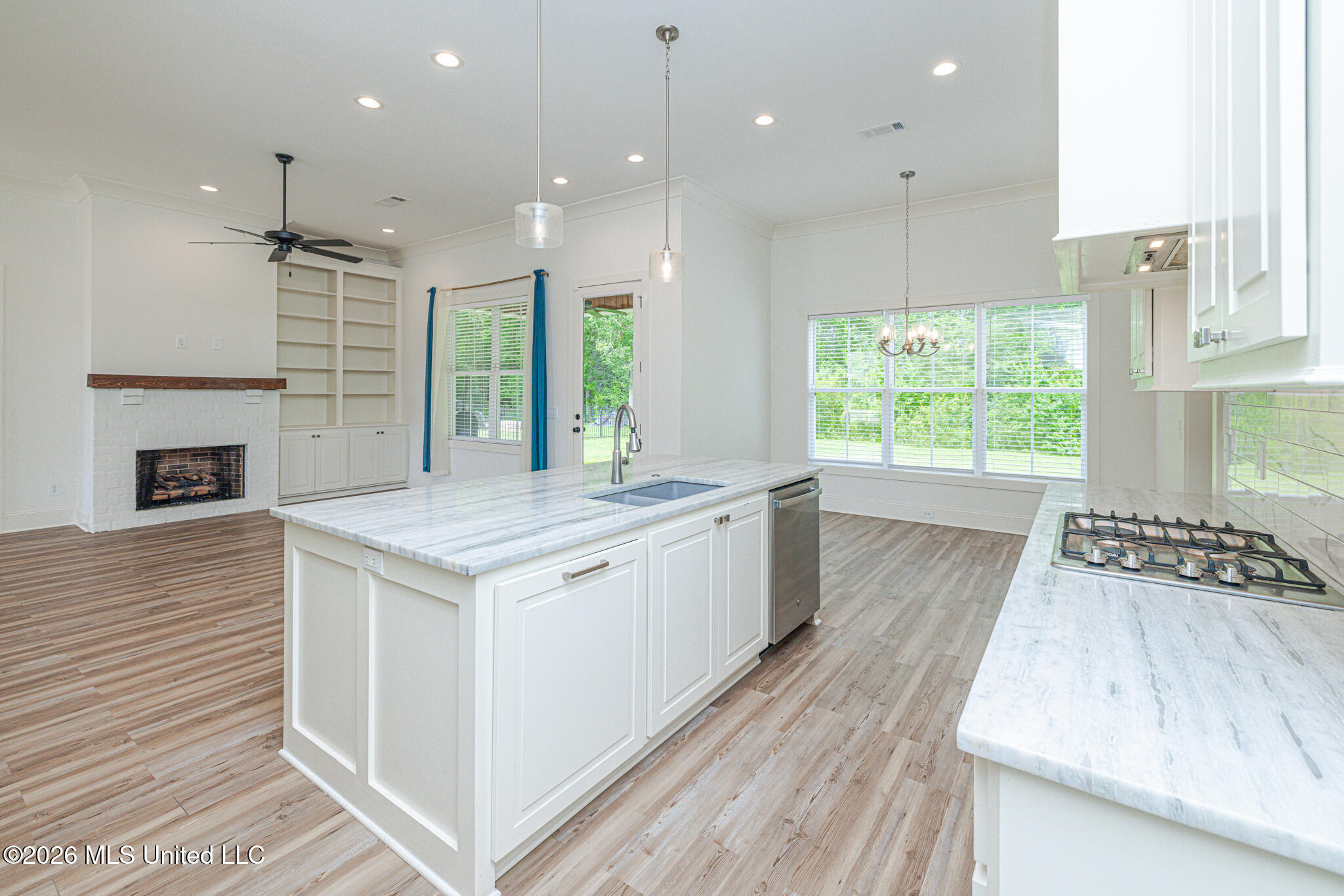 510 Crestmoor Drive Property Photo 14