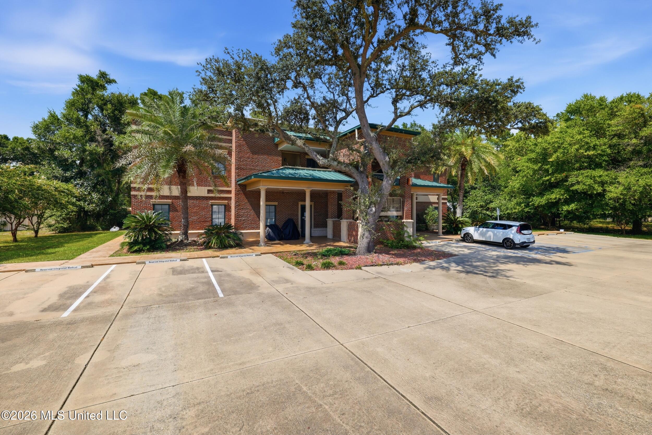 2556 Marcia Court Property Photo 6