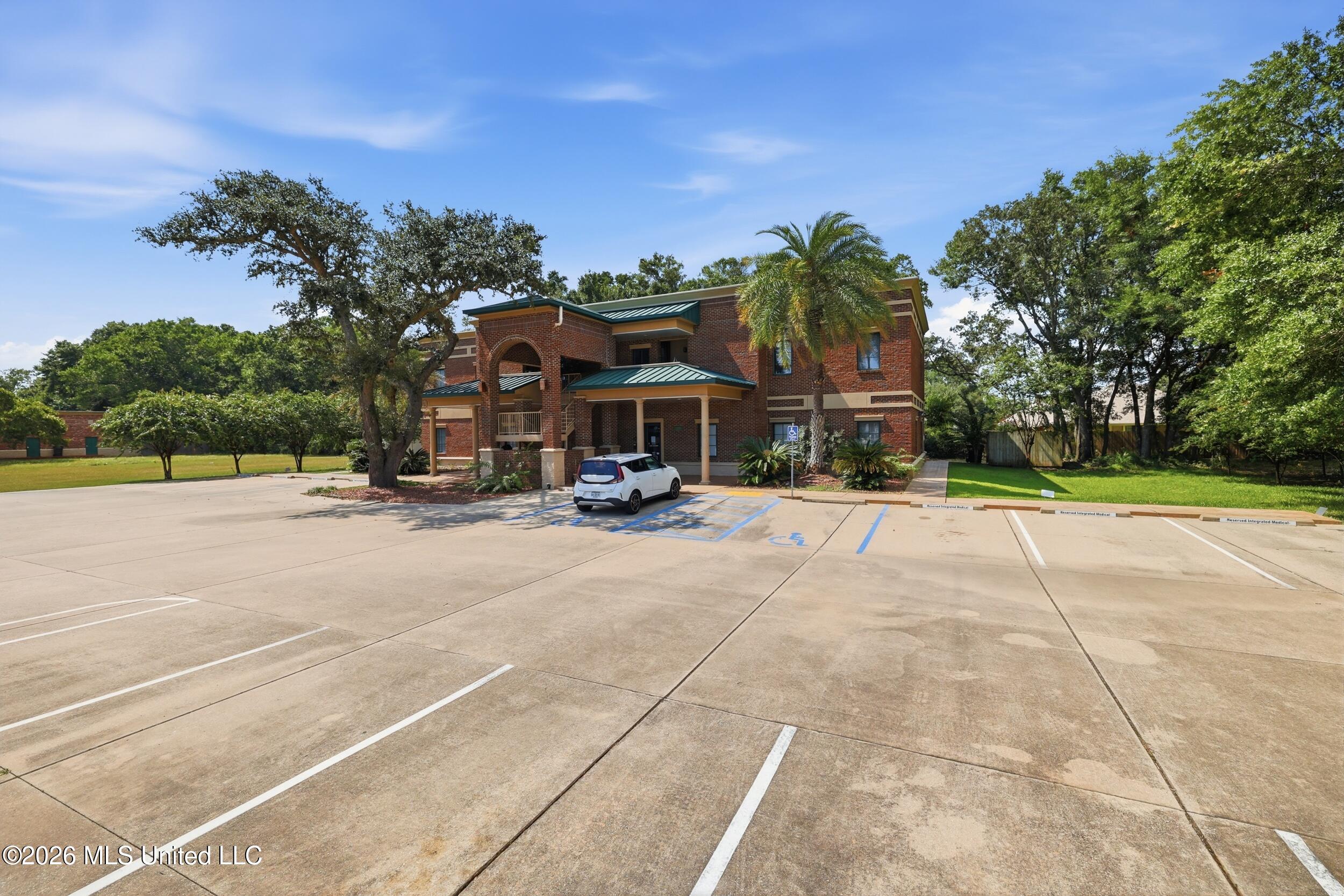 2556 Marcia Court Property Photo 8