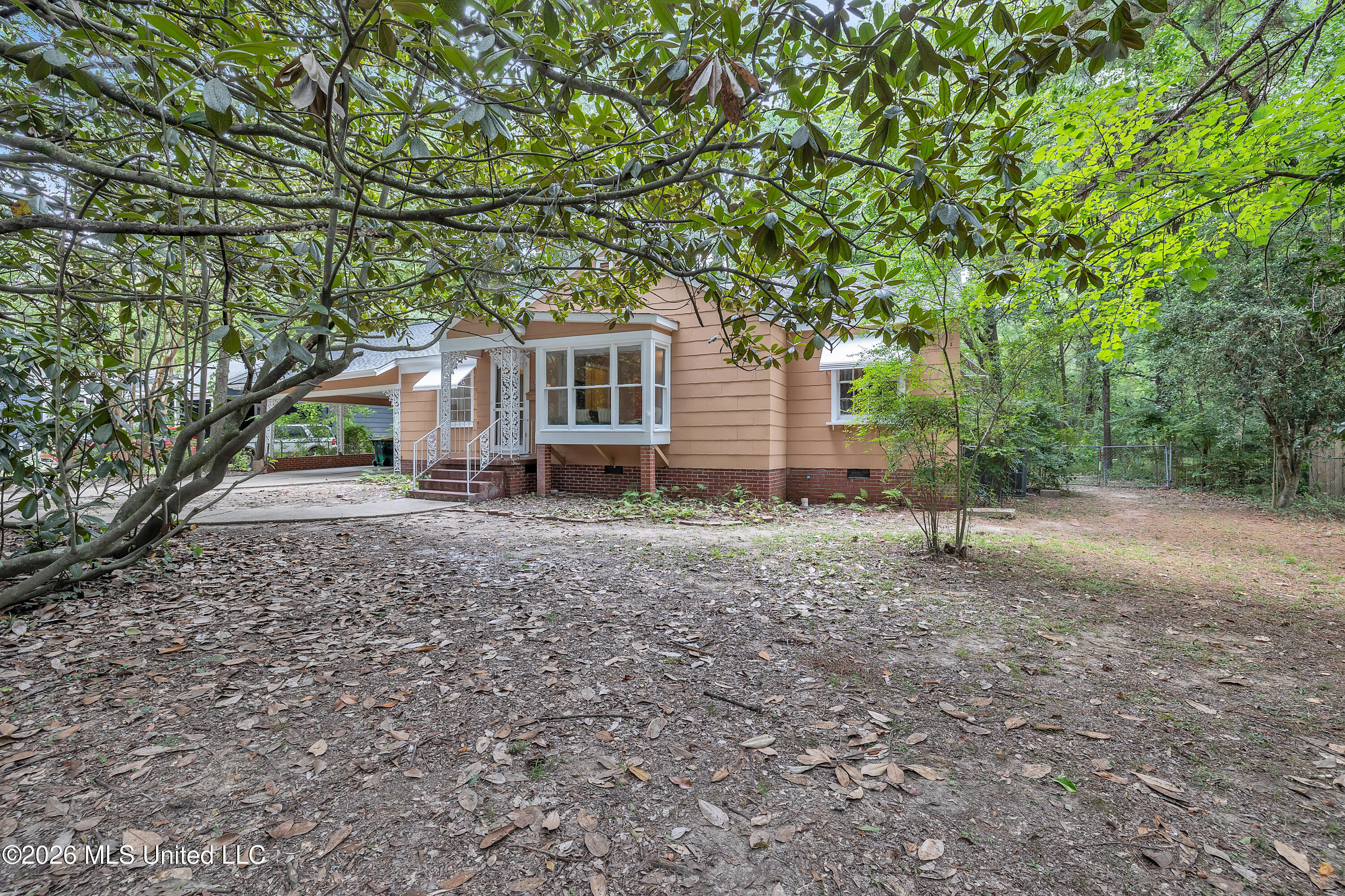 314 Colonial Circle Property Photo 4