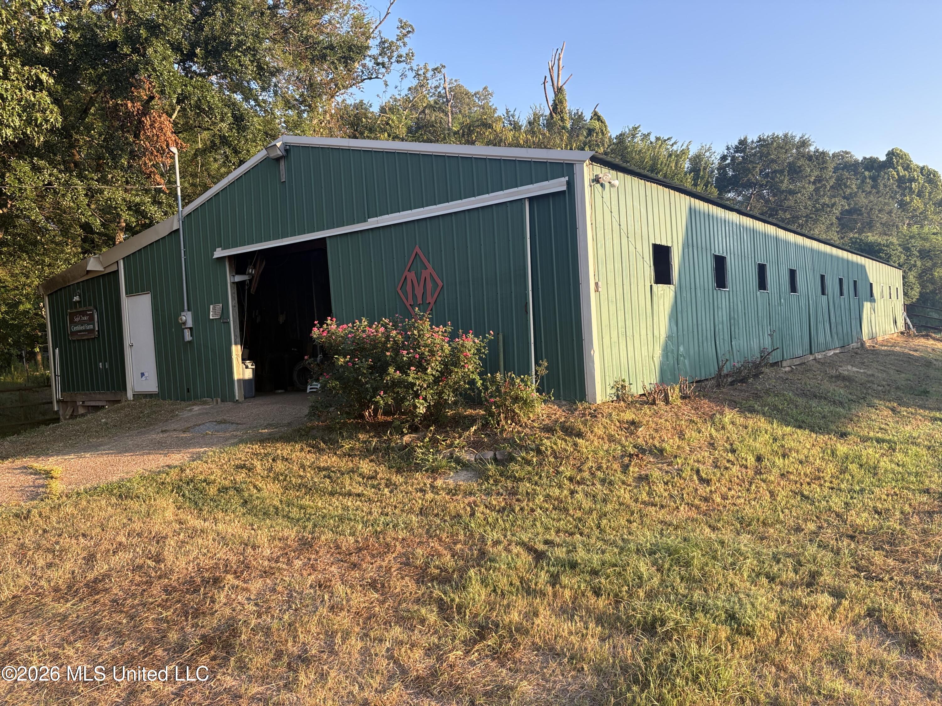 253 W Petros Road Property Photo 16