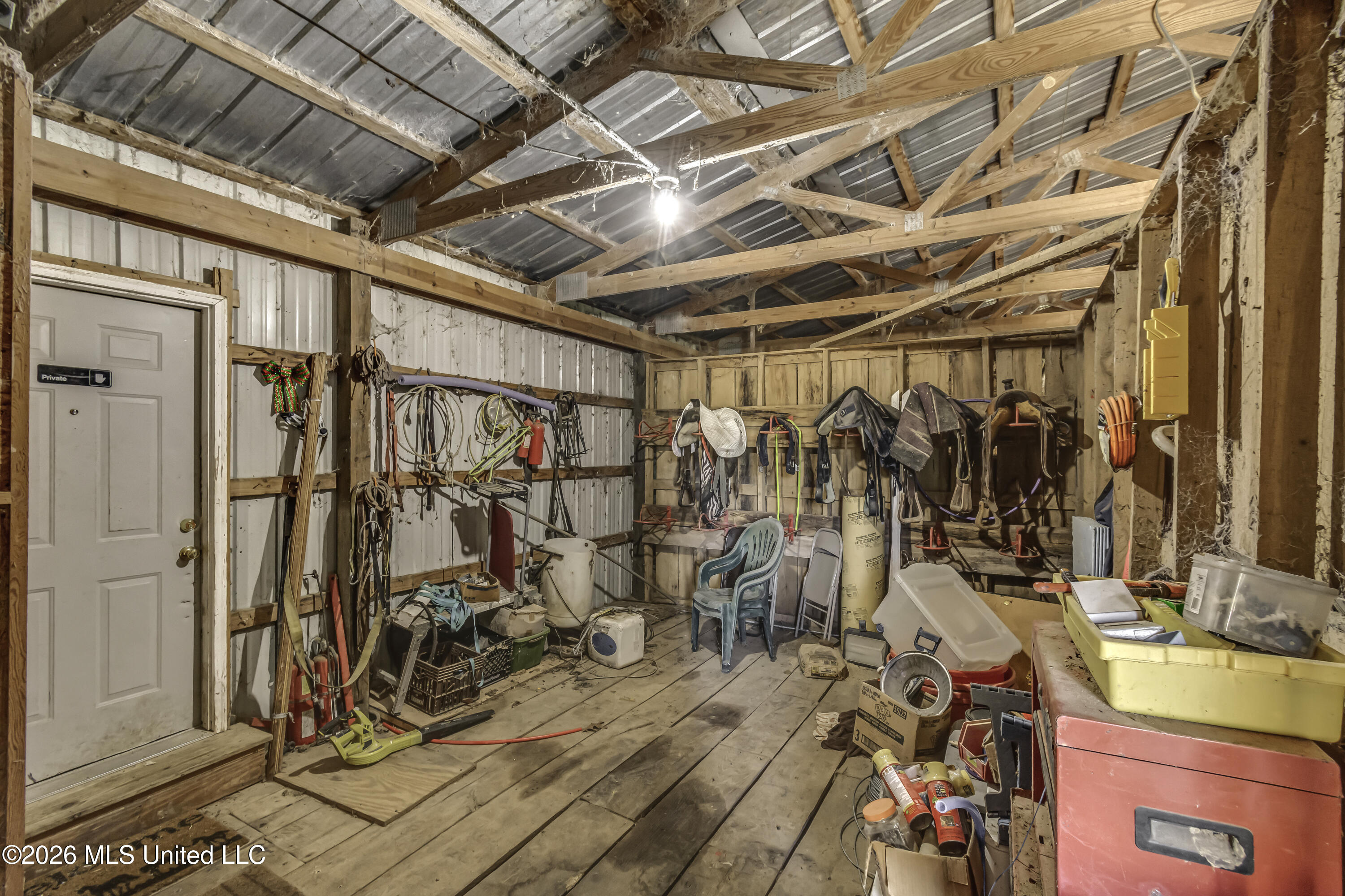 253 W Petros Road Property Photo 19