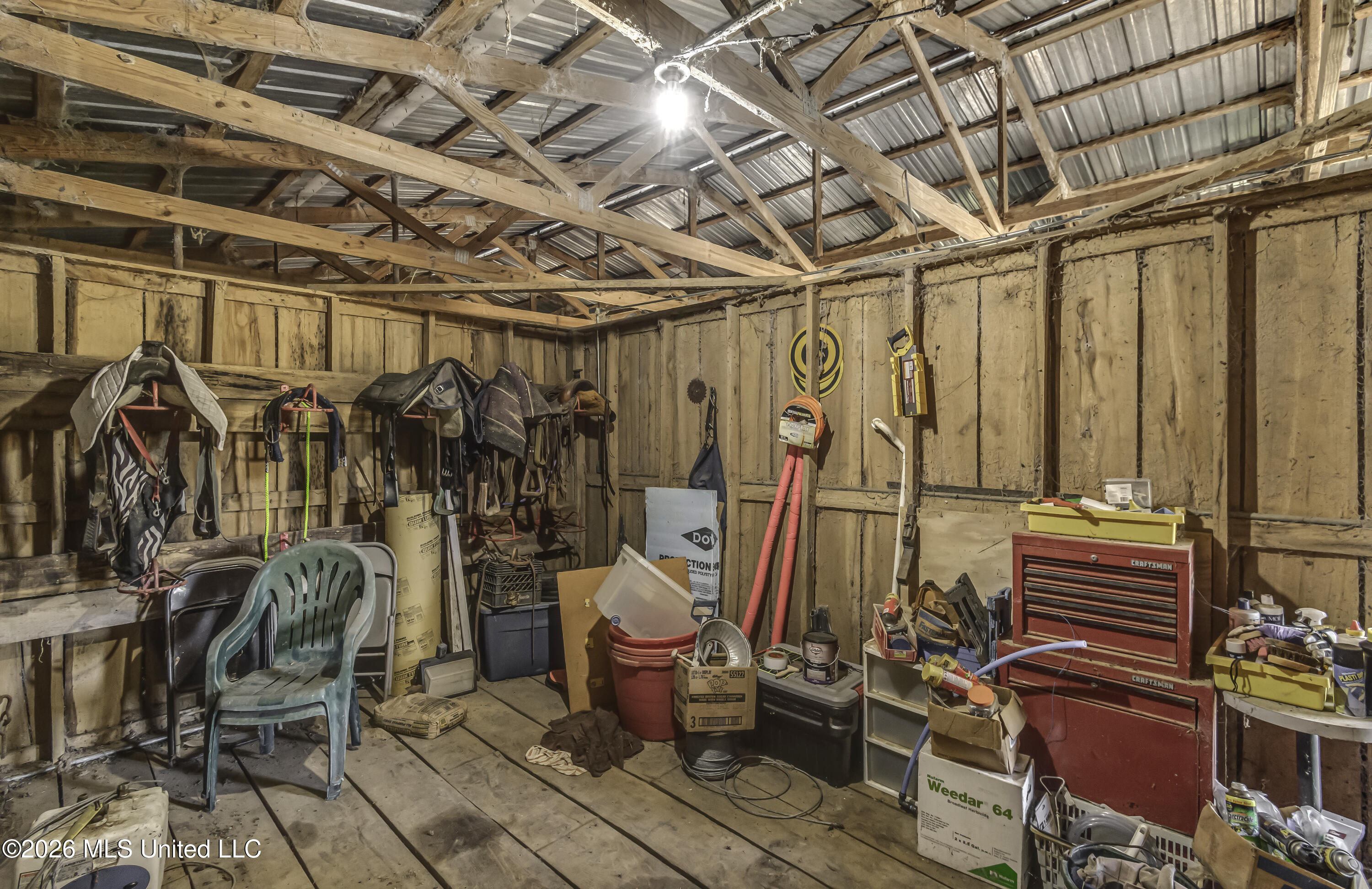 253 W Petros Road Property Photo 20