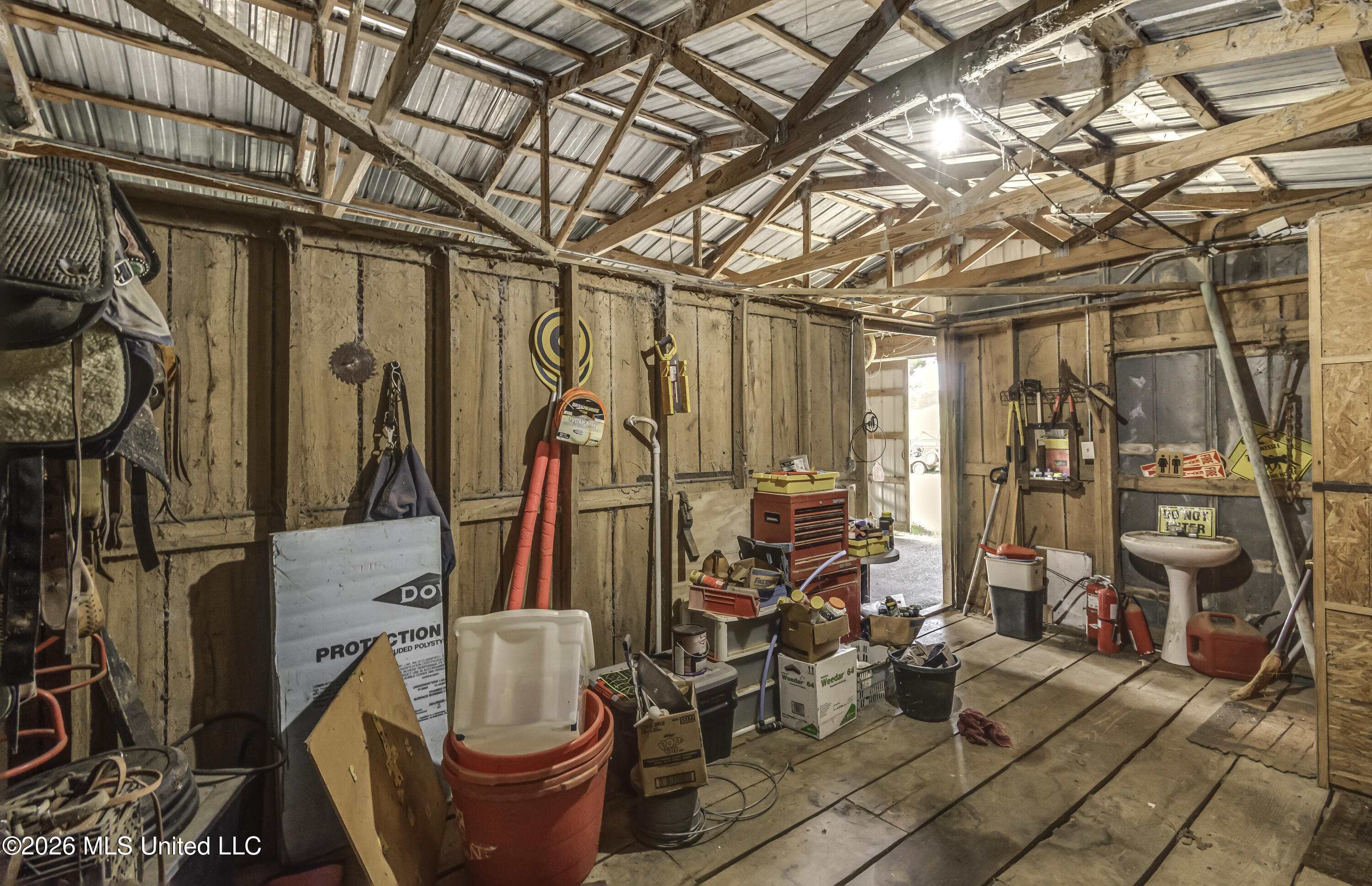 253 W Petros Road Property Photo 21