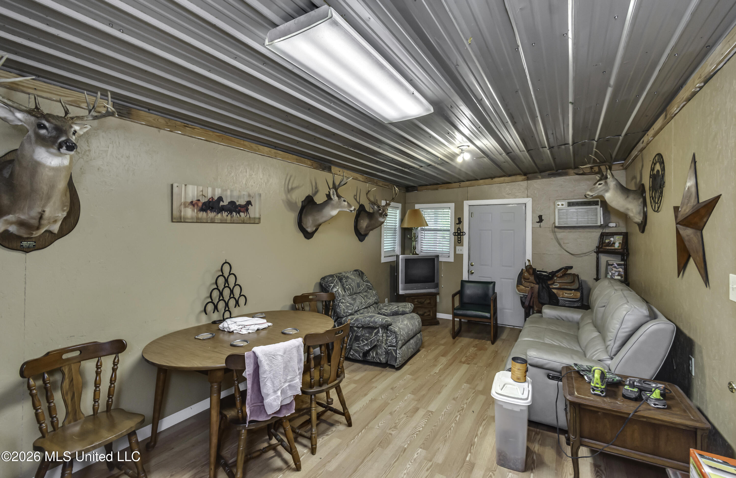 253 W Petros Road Property Photo 24