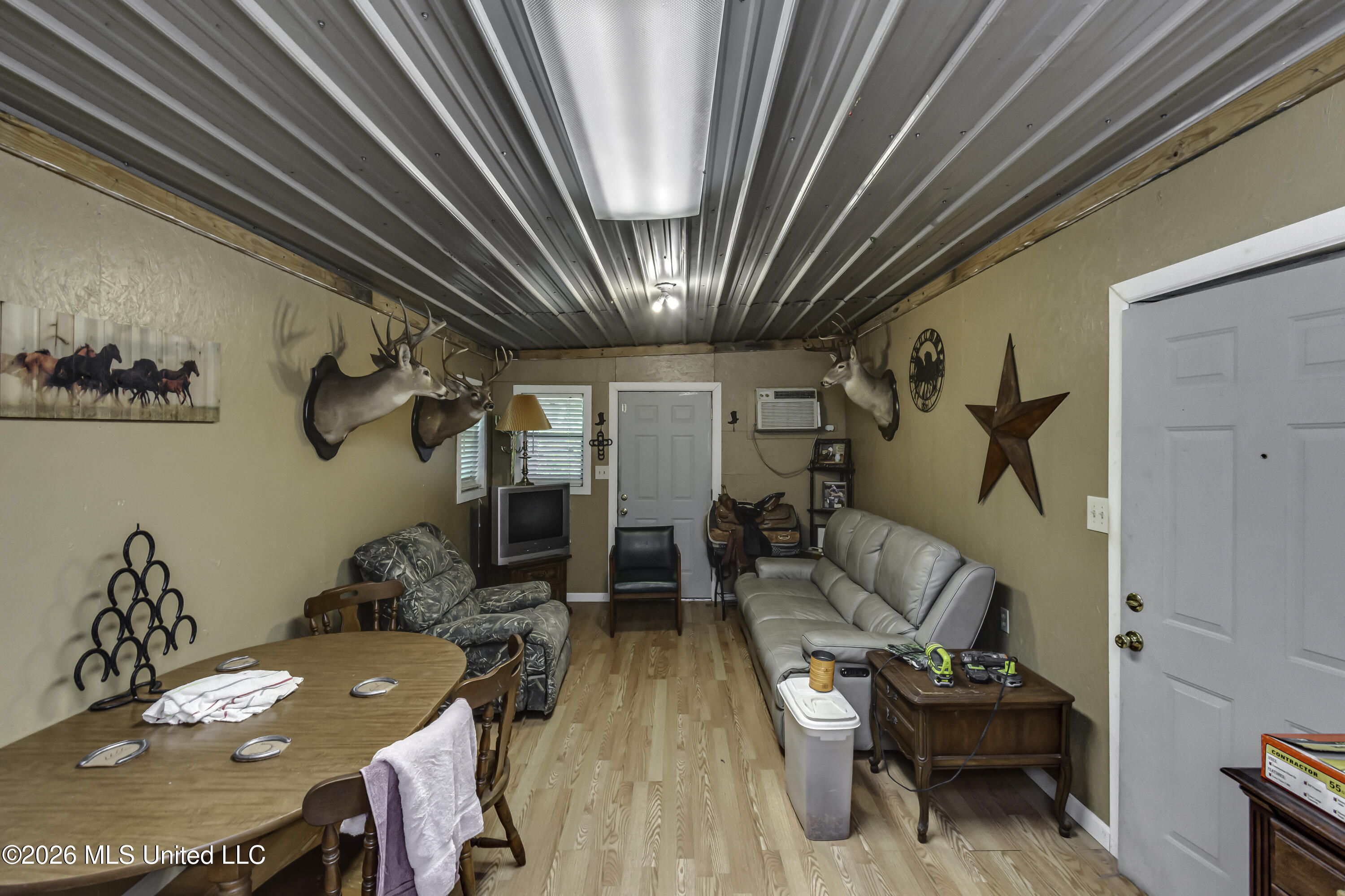 253 W Petros Road Property Photo 26