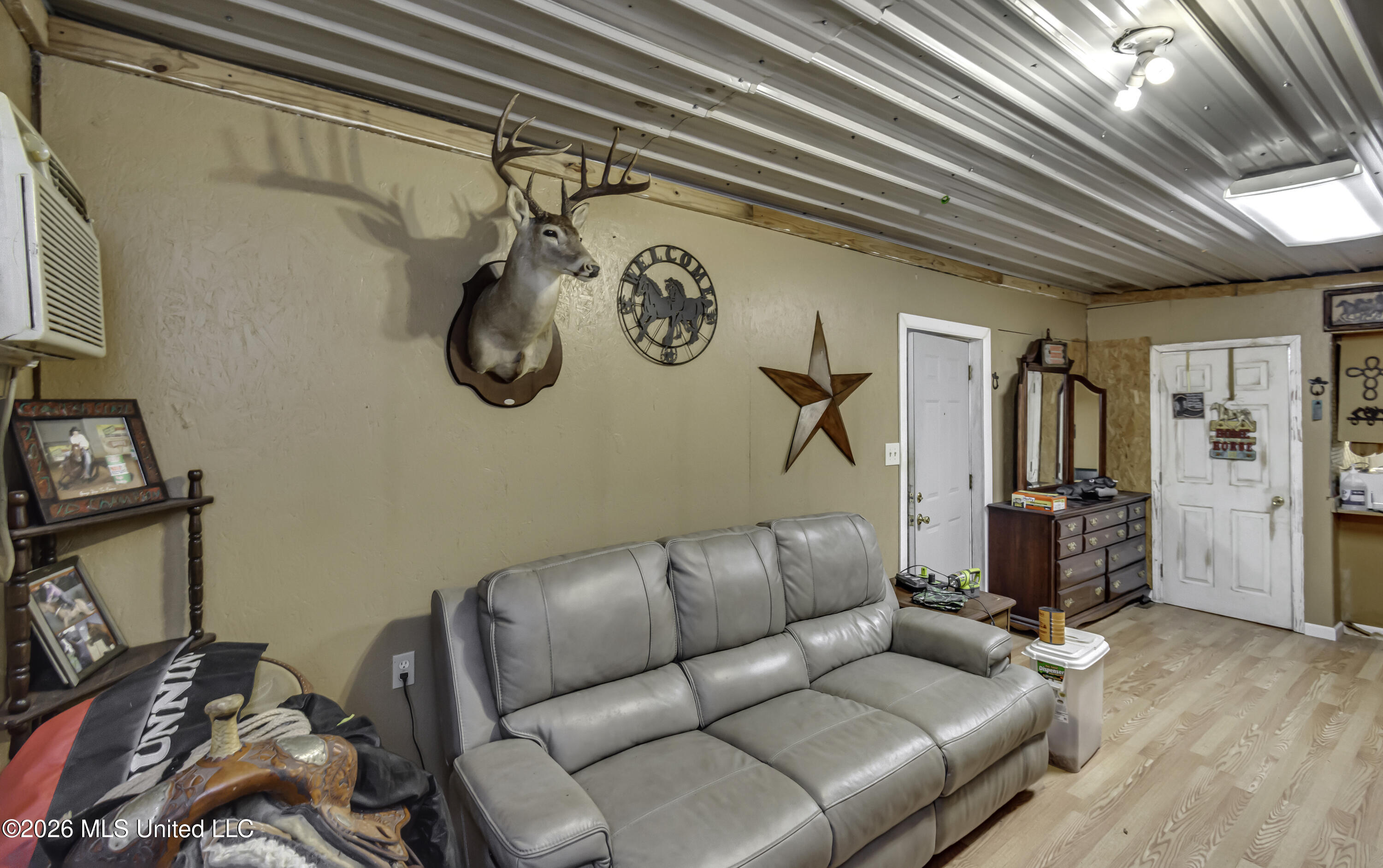 253 W Petros Road Property Photo 28
