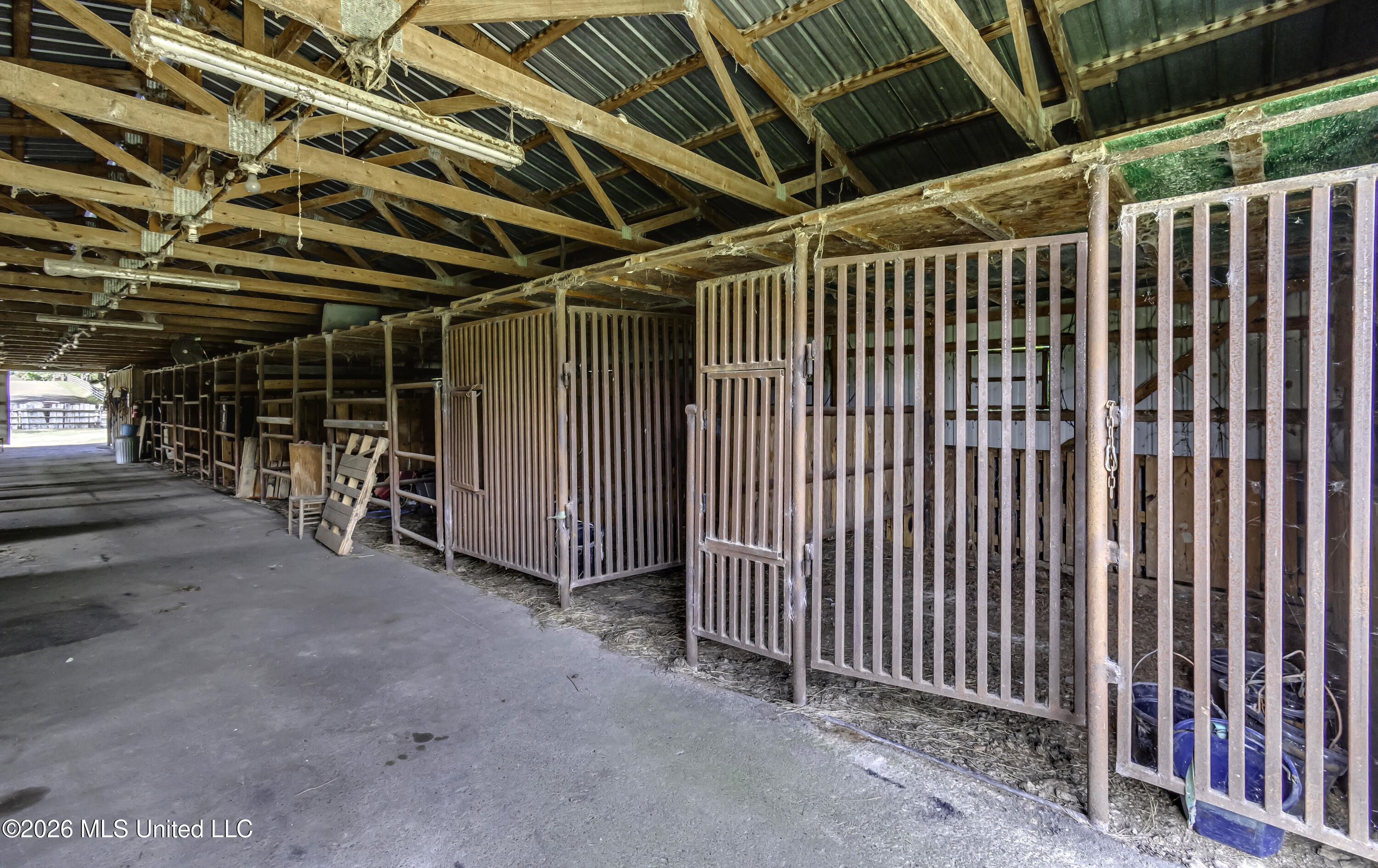 253 W Petros Road Property Photo 37