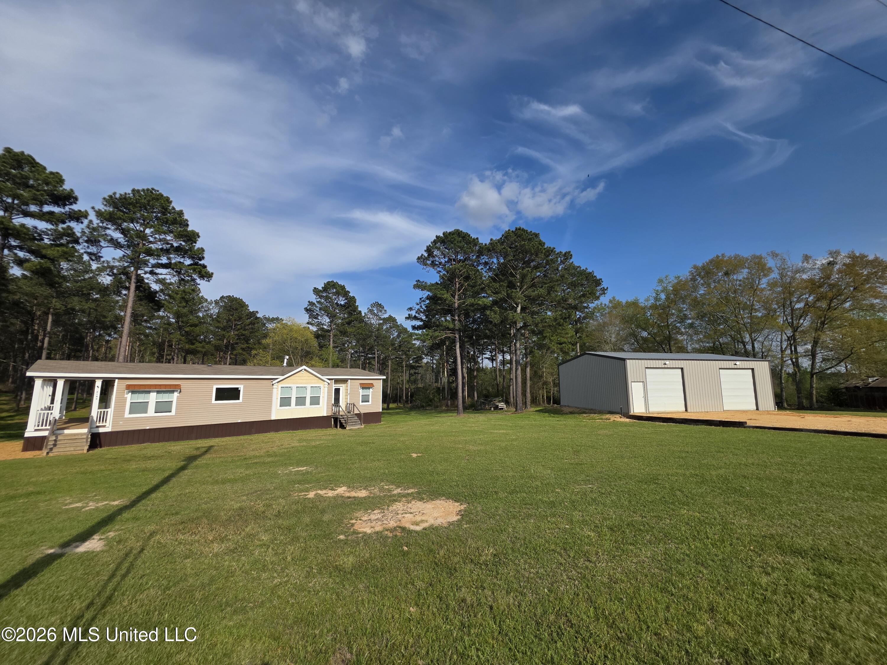 3185 NE Mound Road Property Photo 1