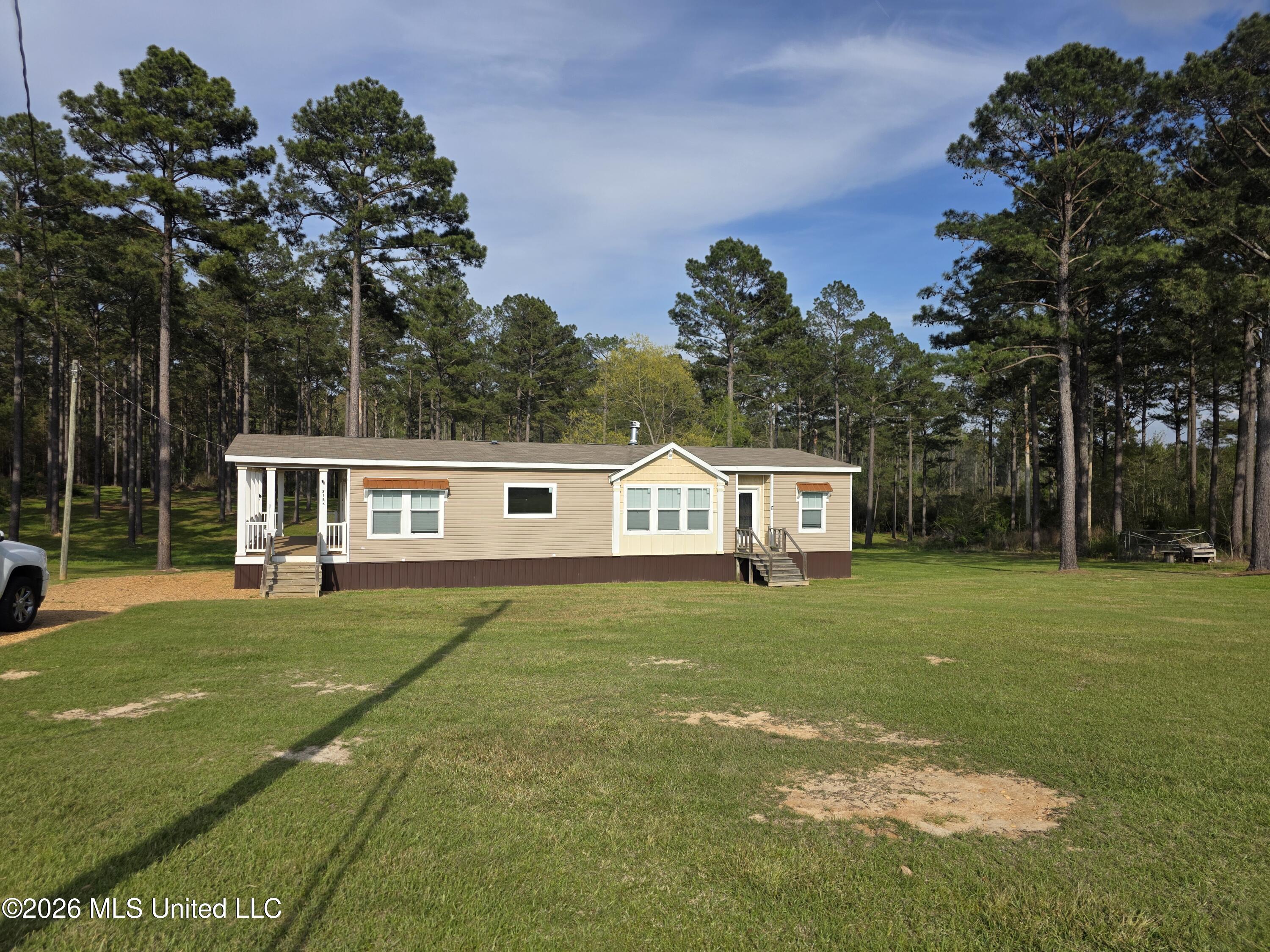 3185 Ne Mound Road Property Photo 2