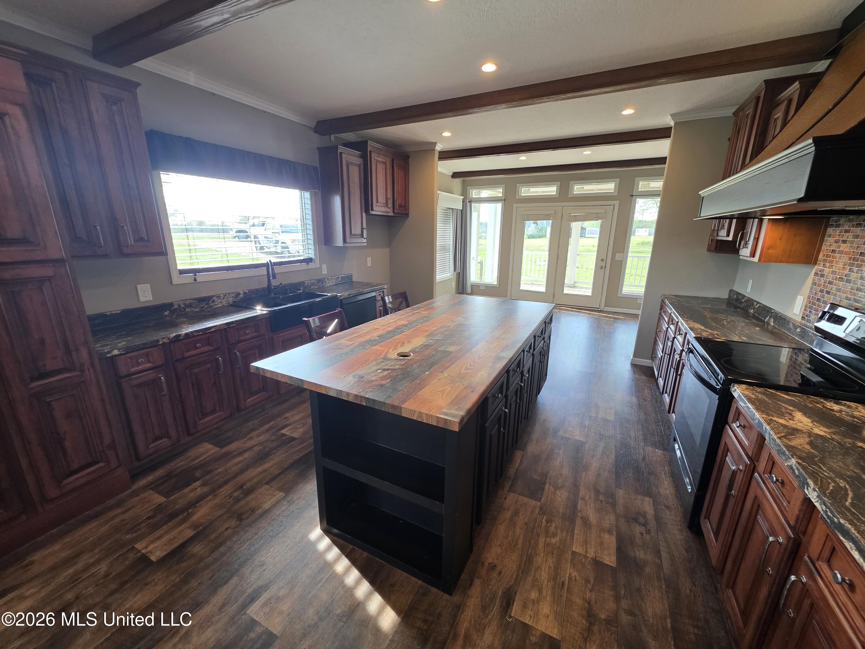 3185 Ne Mound Road Property Photo 13