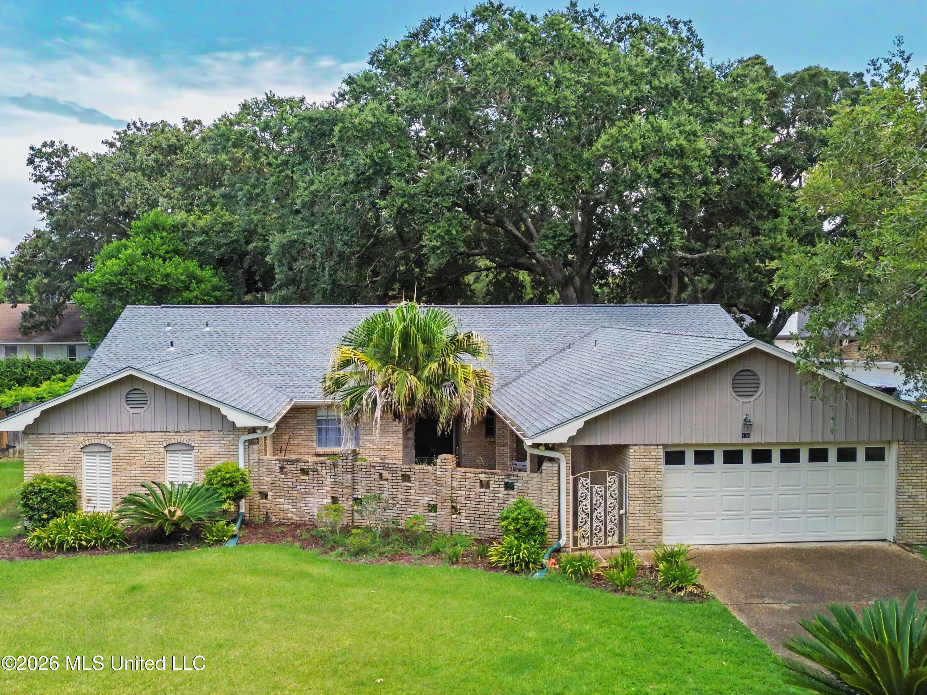 408 Melissa Drive Property Photo 1