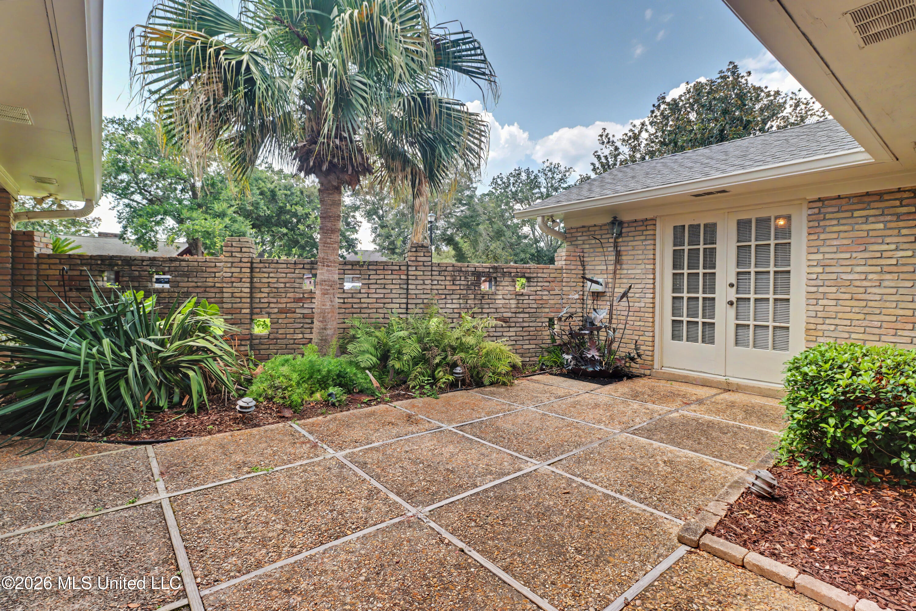 408 Melissa Drive Property Photo 2