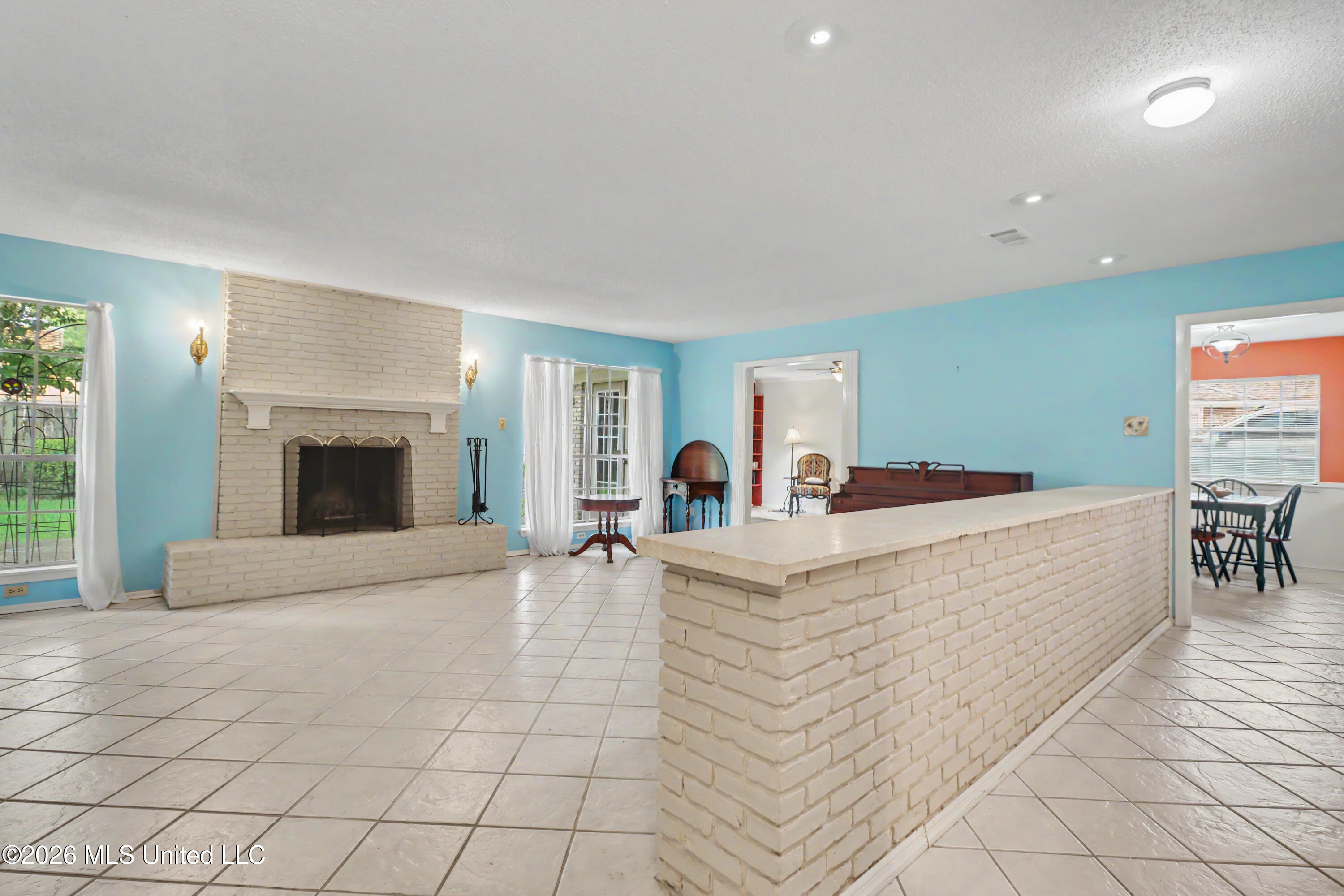 408 Melissa Drive Property Photo 4