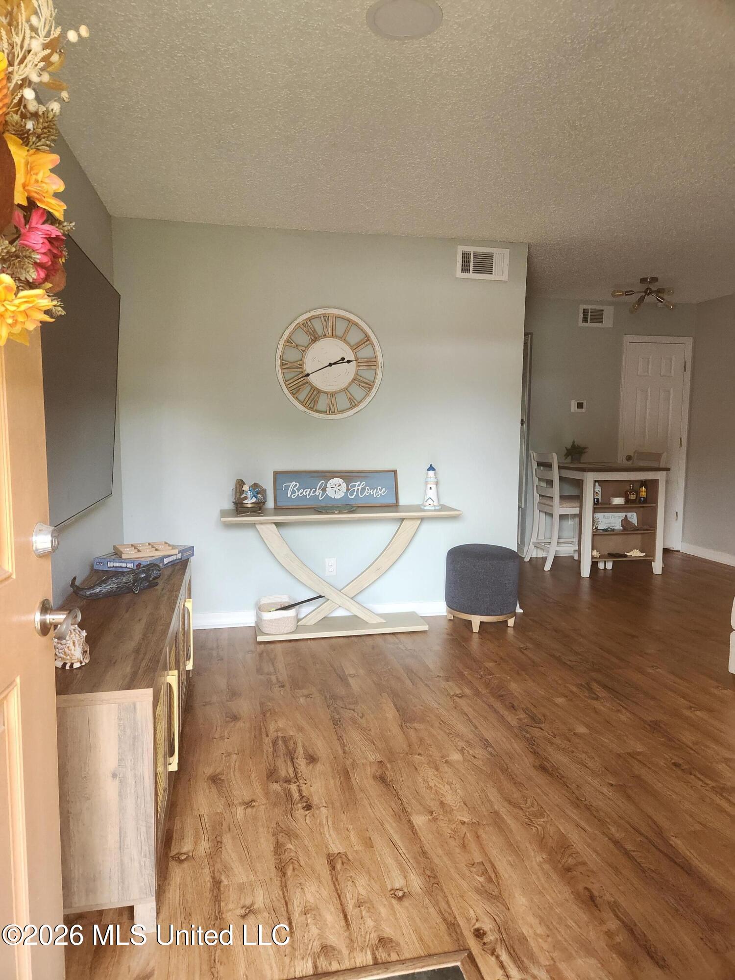 1550 E 2nd Street Property Photo 5