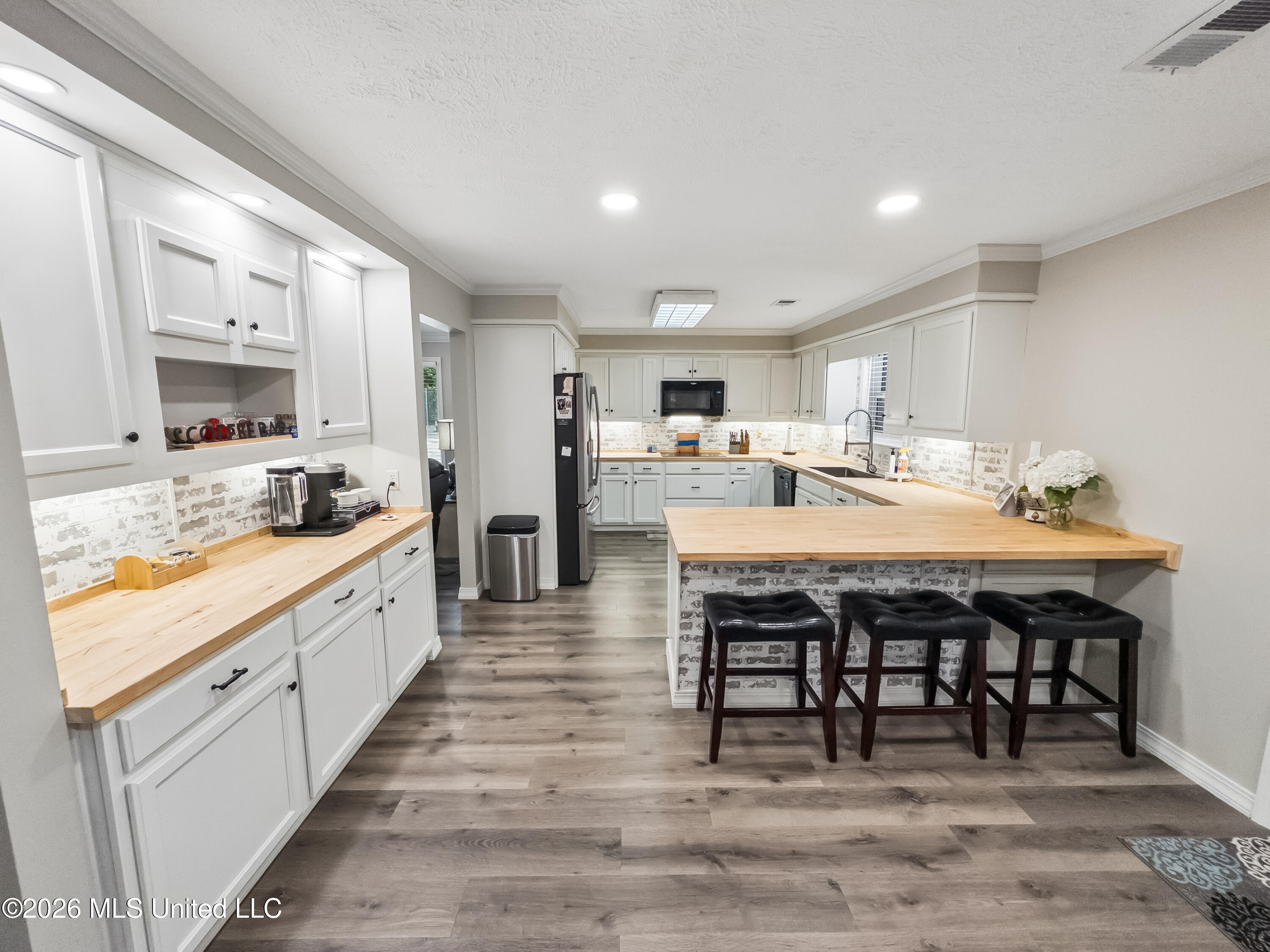 1329 Pine Glen Circle Property Photo 4