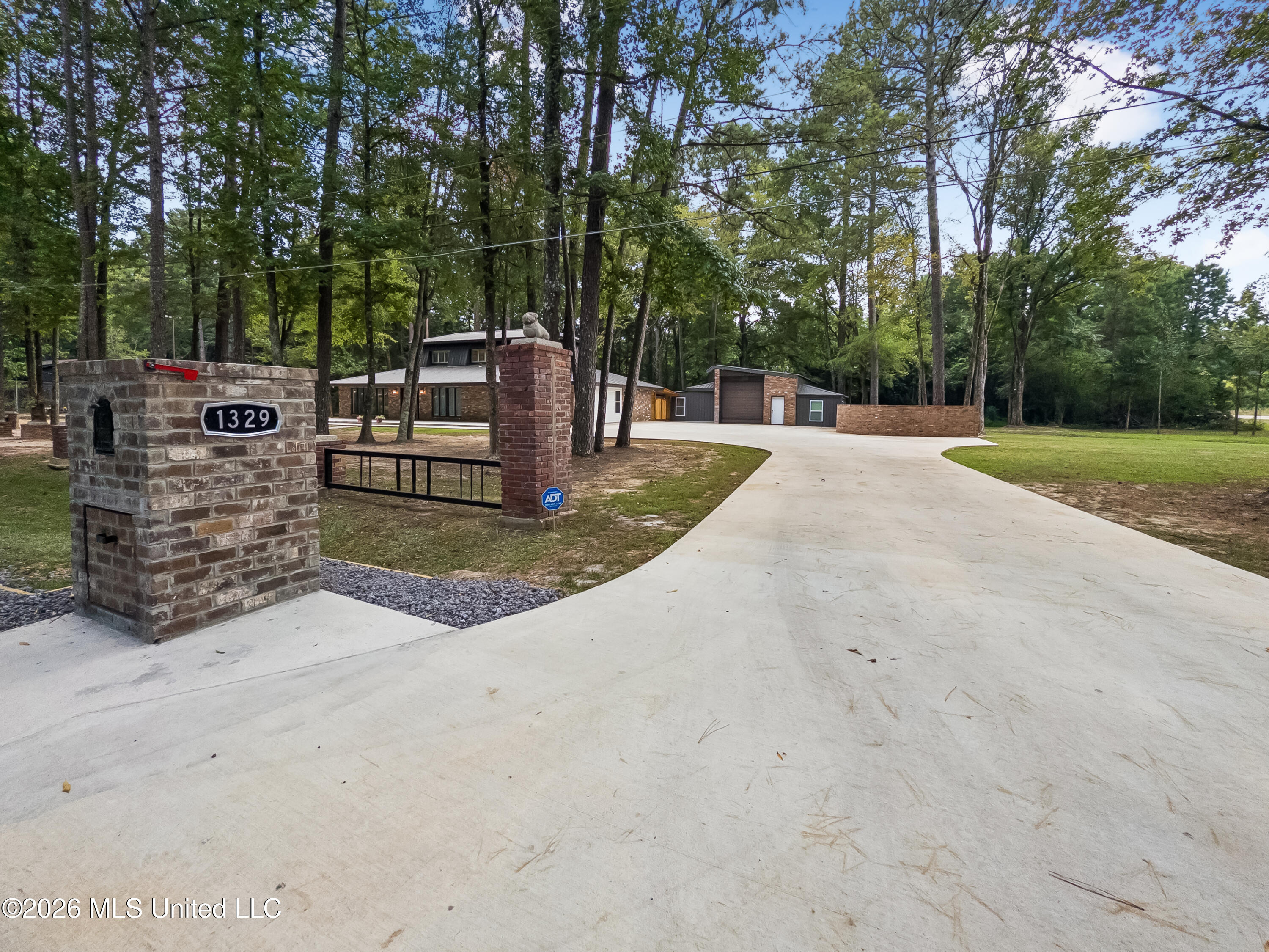 1329 Pine Glen Circle Property Photo 27