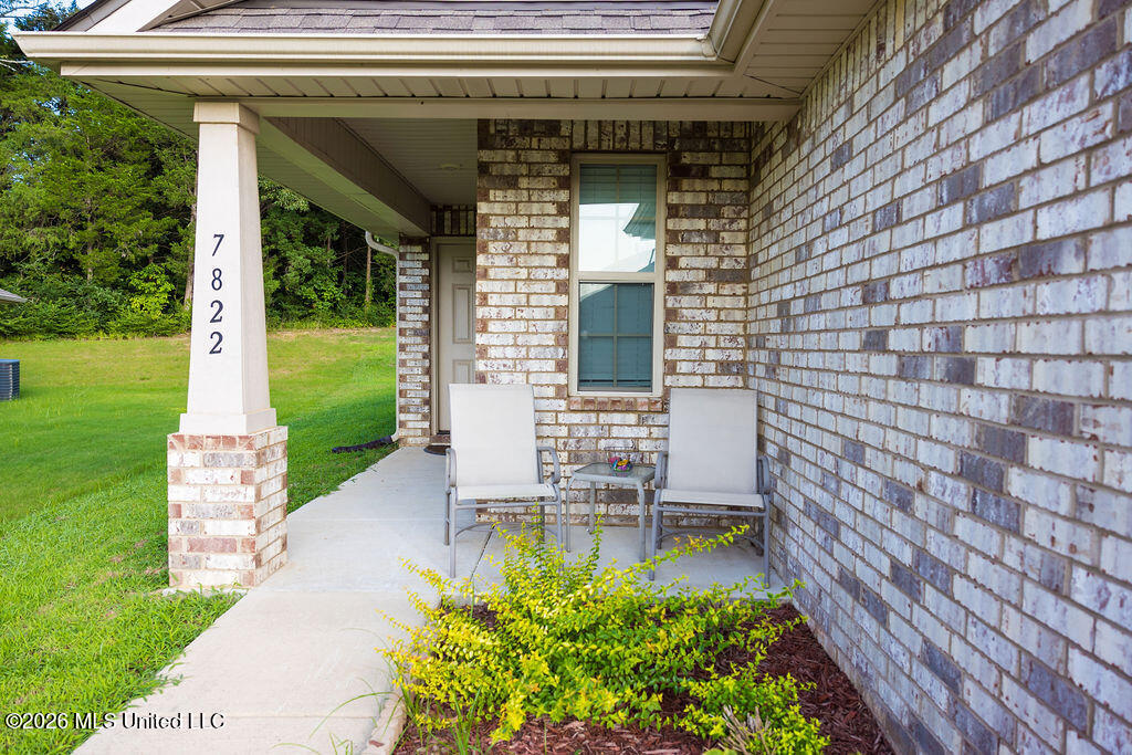 7822 Ridgedale Drive Property Photo 3
