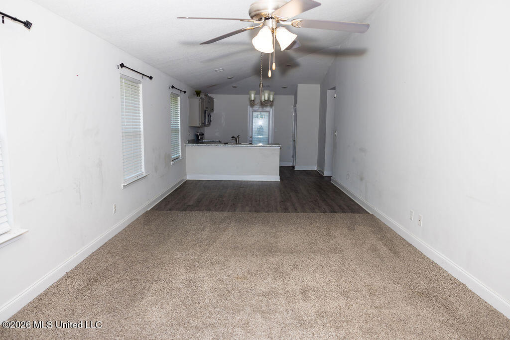7822 Ridgedale Drive Property Photo 6