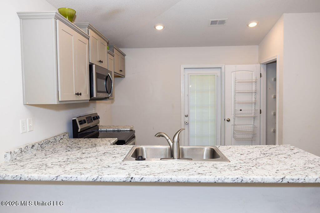 7822 Ridgedale Drive Property Photo 10