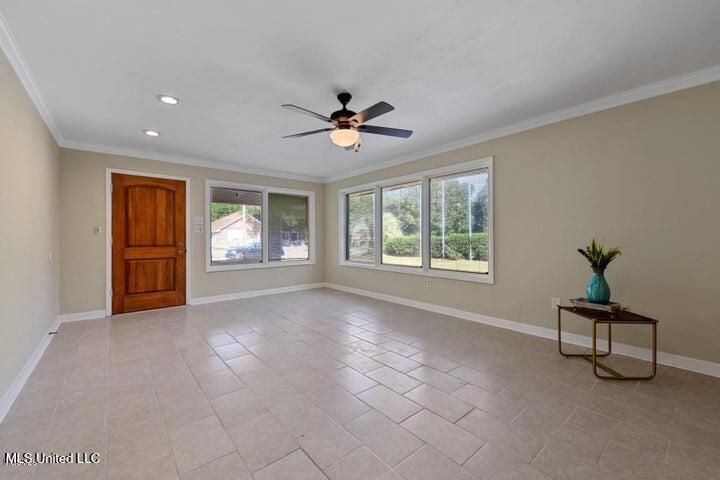 320 Lakeview Boulevard Property Photo 2