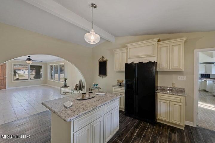 320 Lakeview Boulevard Property Photo 5