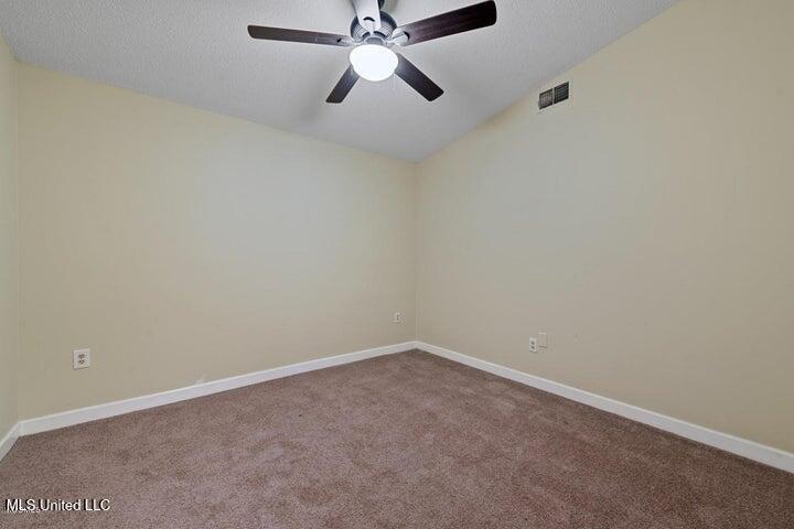 320 Lakeview Boulevard Property Photo 11