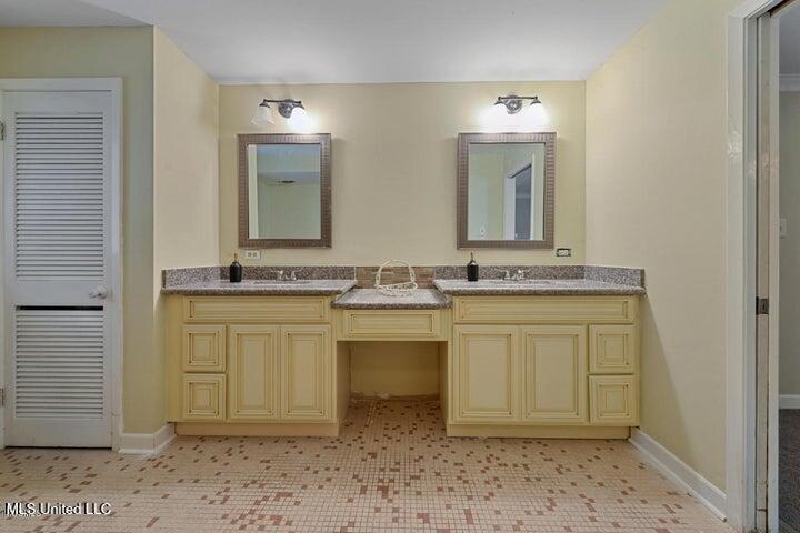 320 Lakeview Boulevard Property Photo 14