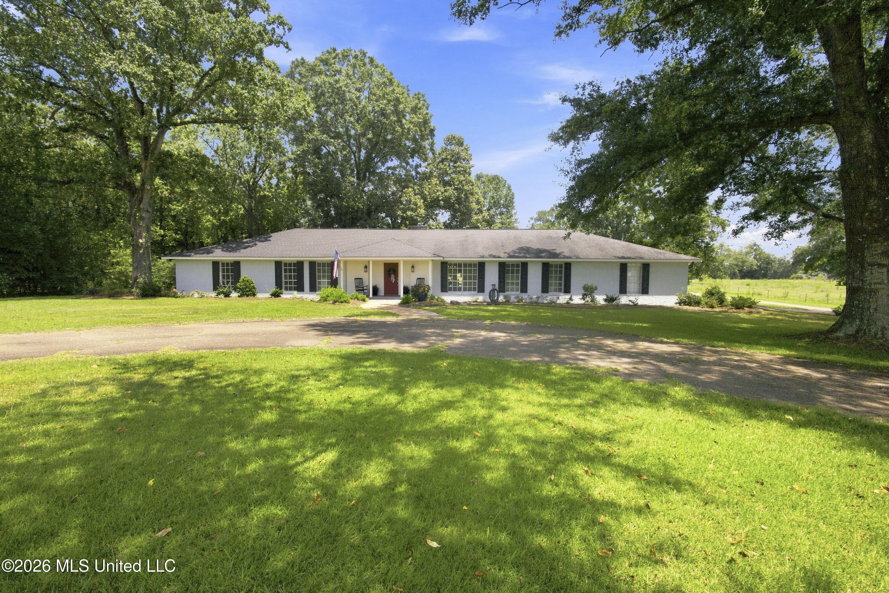 1022 L D White Road Property Photo 1