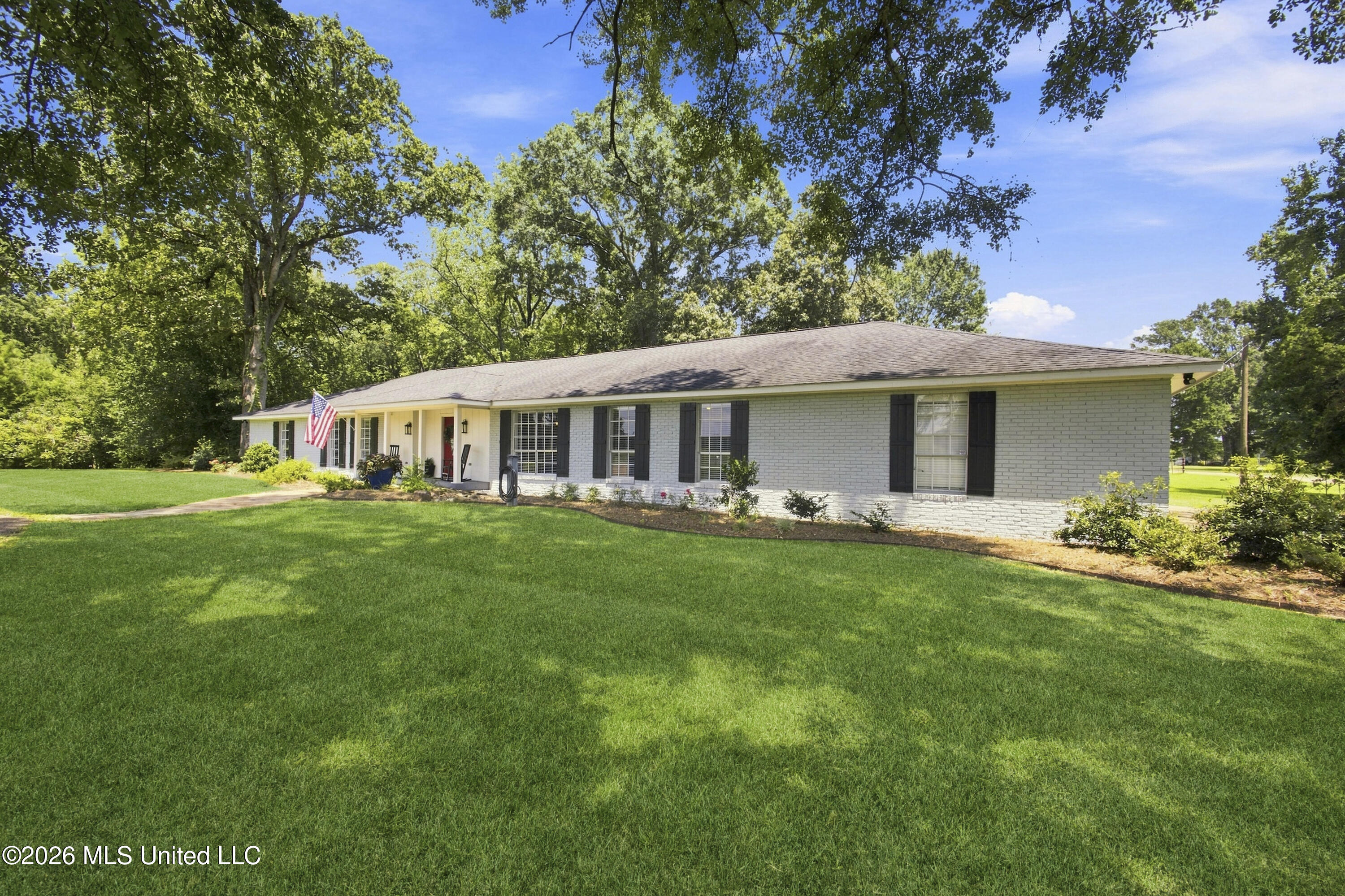 1022 L D White Road Property Photo 3