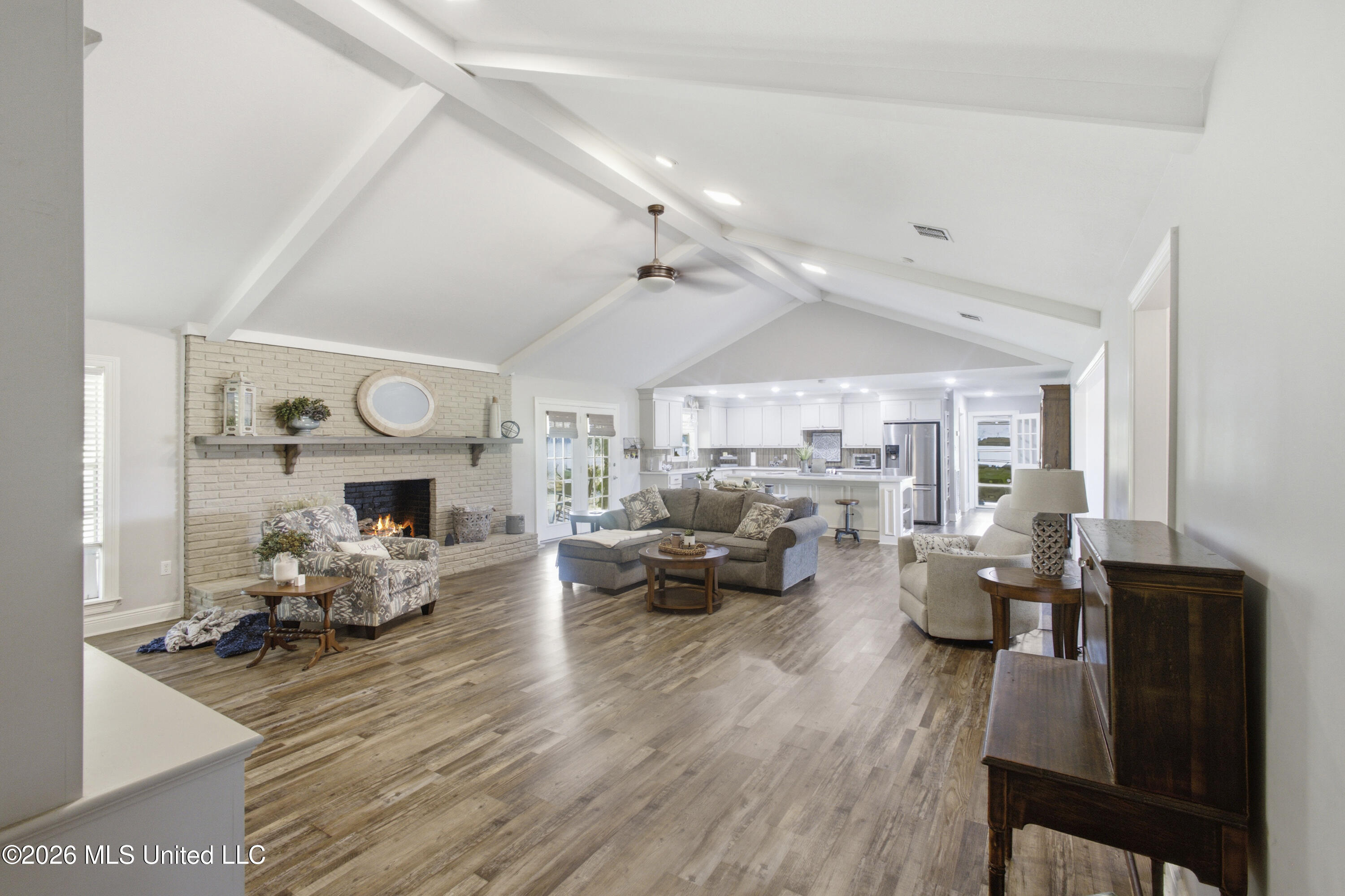 1022 L D White Road Property Photo 6