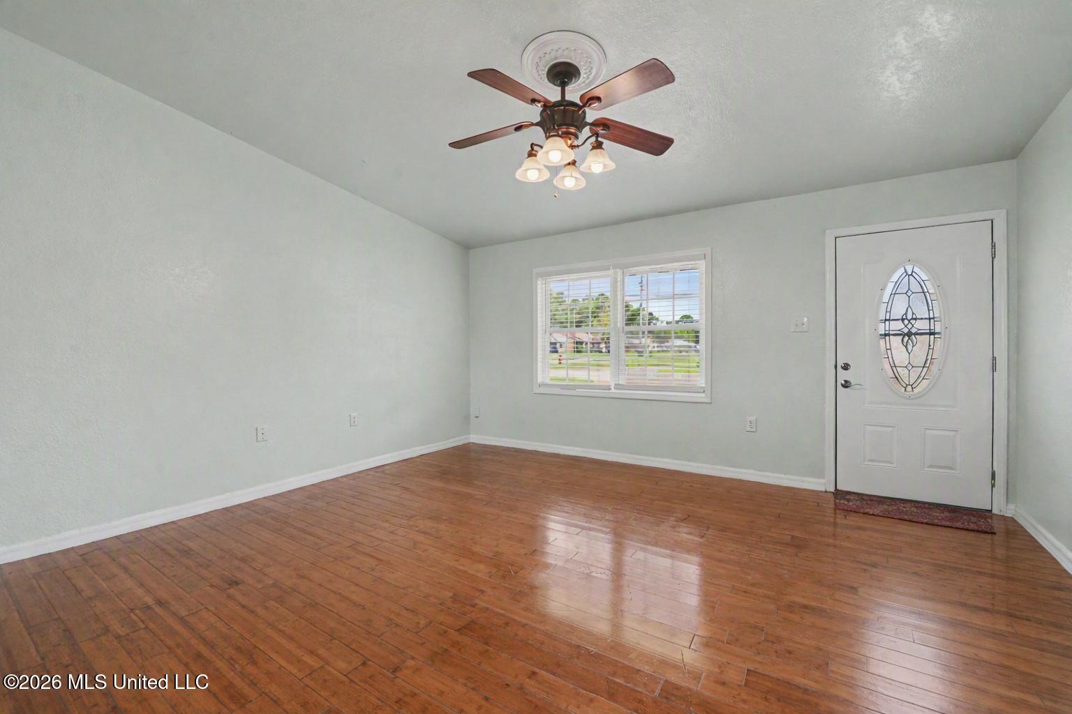 15509 Orleans Drive Property Photo 4