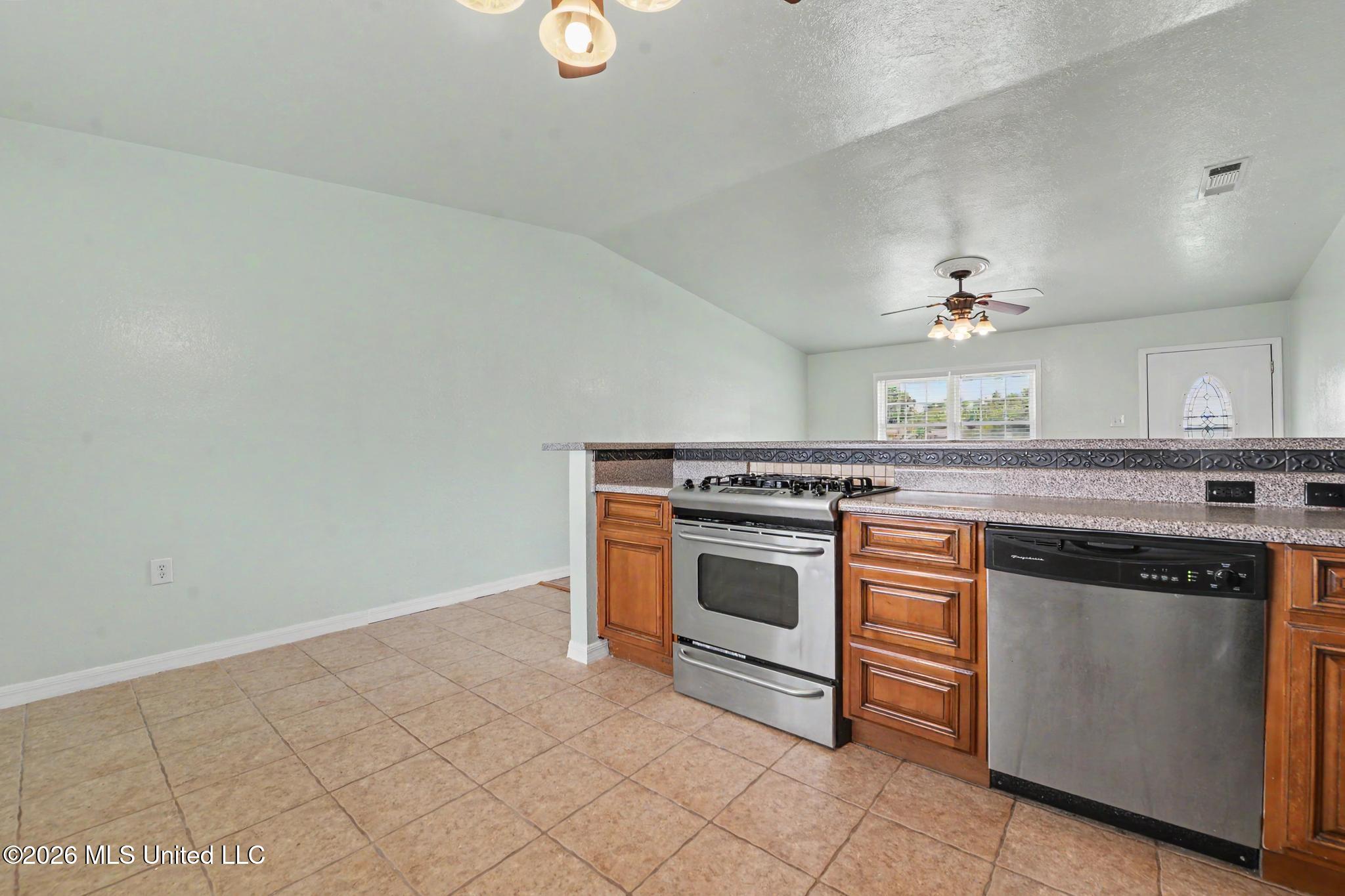 15509 Orleans Drive Property Photo 9