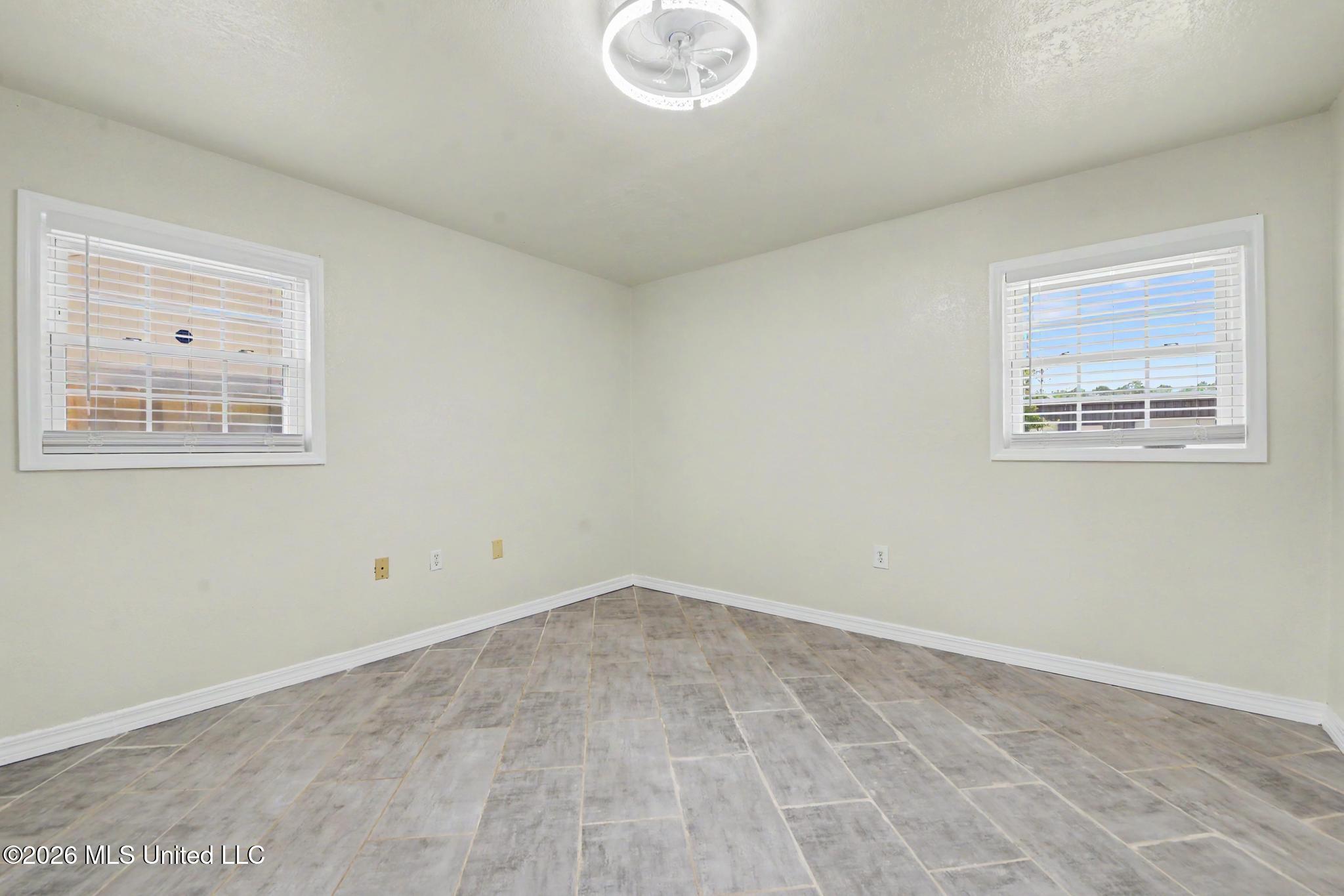 15509 Orleans Drive Property Photo 10