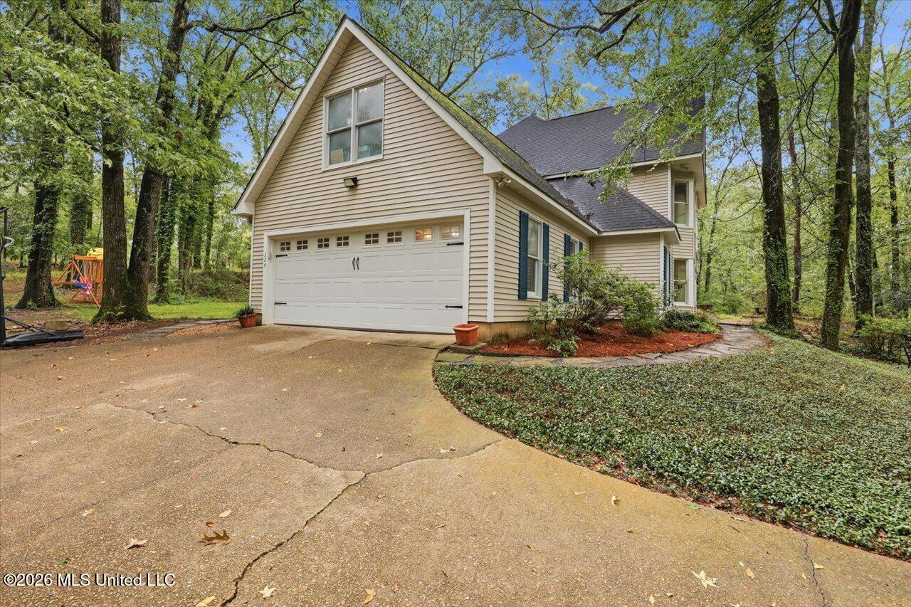 324 Warwick Road Property Photo 4