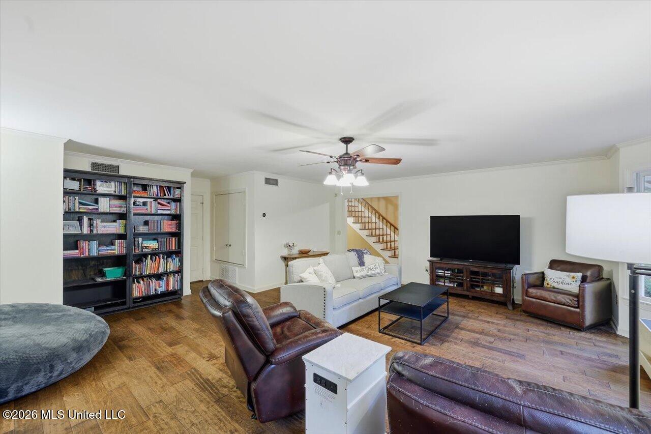 324 Warwick Road Property Photo 11