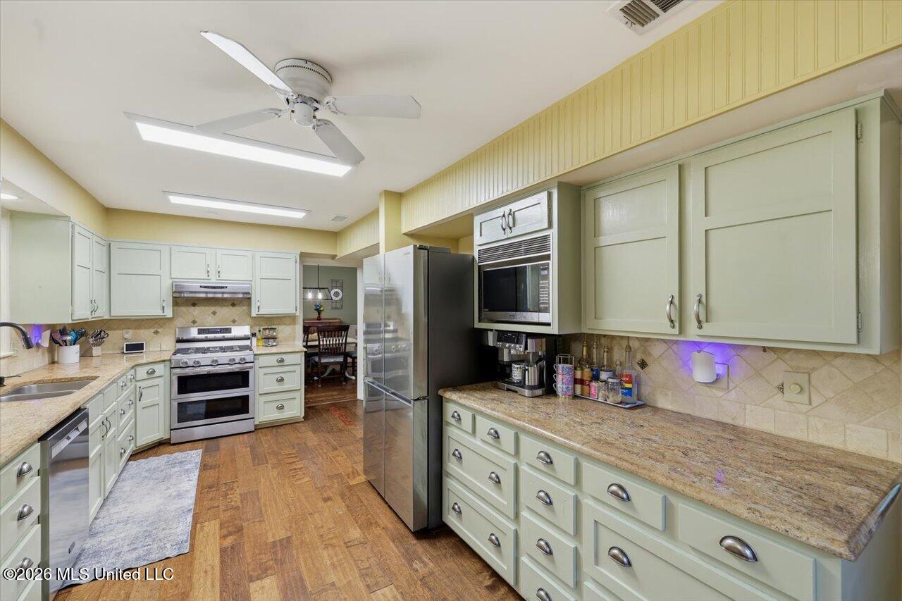 324 Warwick Road Property Photo 15