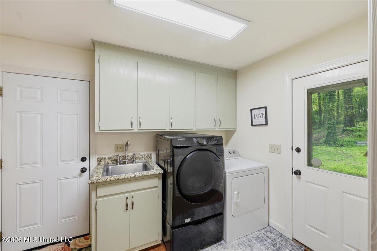 324 Warwick Road Property Photo 24