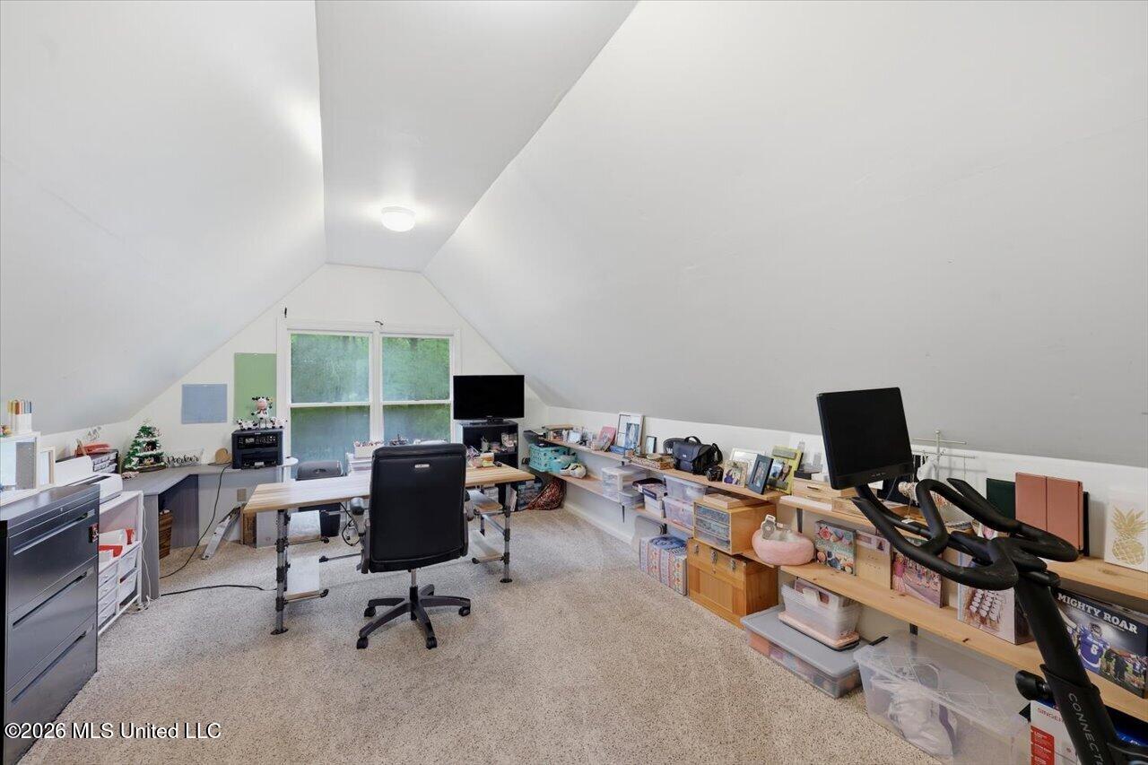 324 Warwick Road Property Photo 32