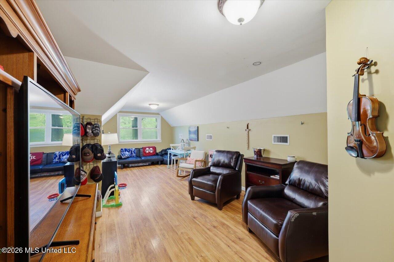 324 Warwick Road Property Photo 42